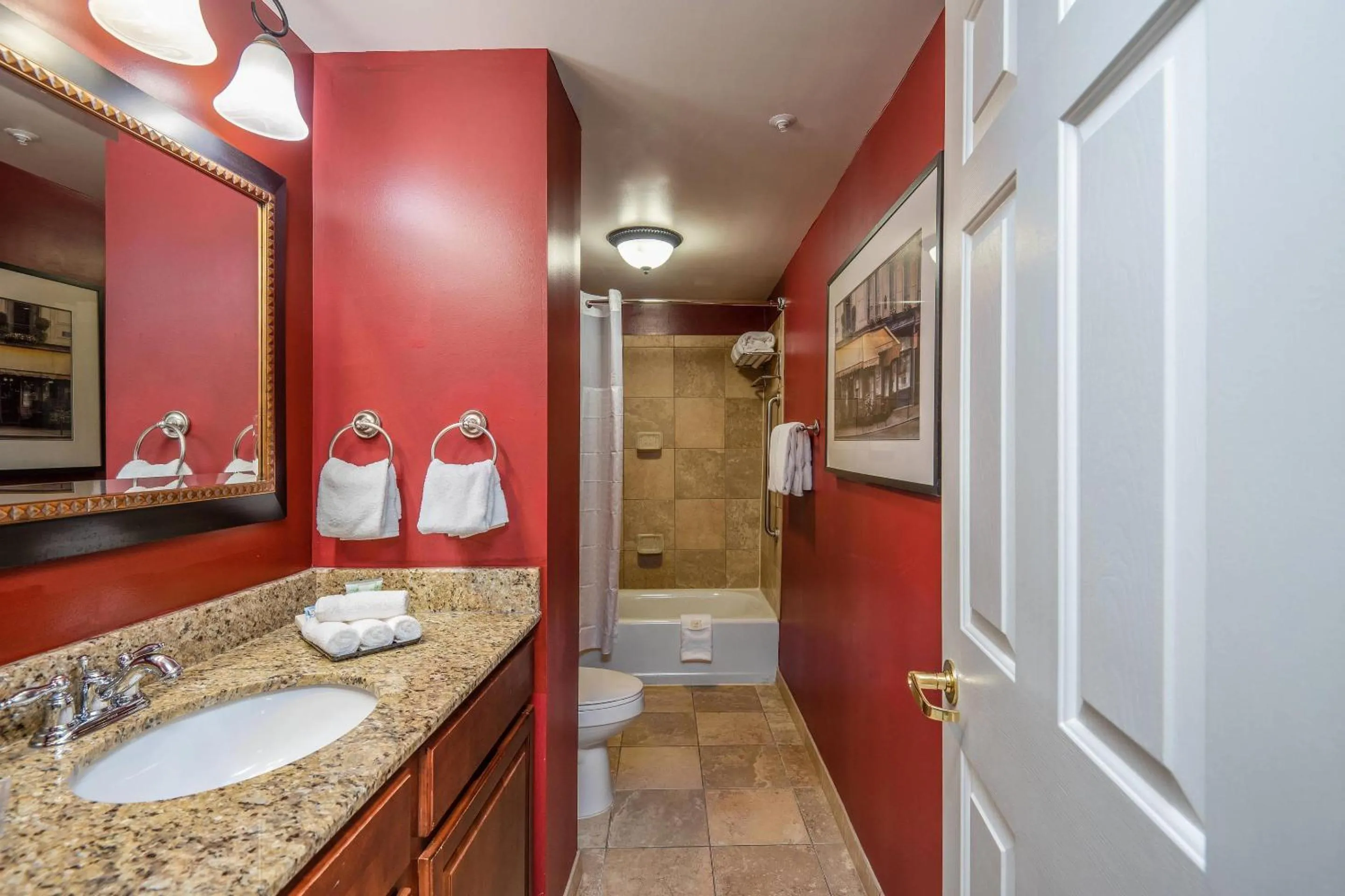 Bedroom in Clarion Collection Hotel Arlington Court Suites