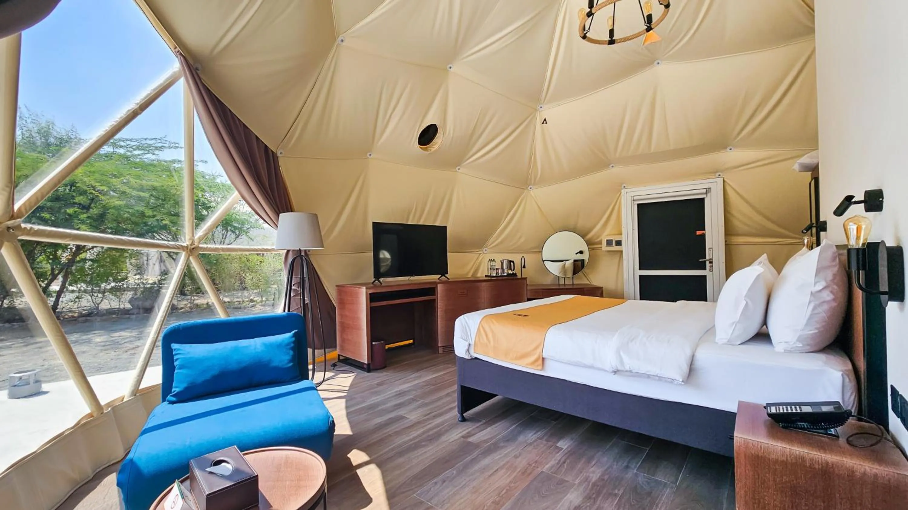 View (from property/room), Bed in Hatta Resorts