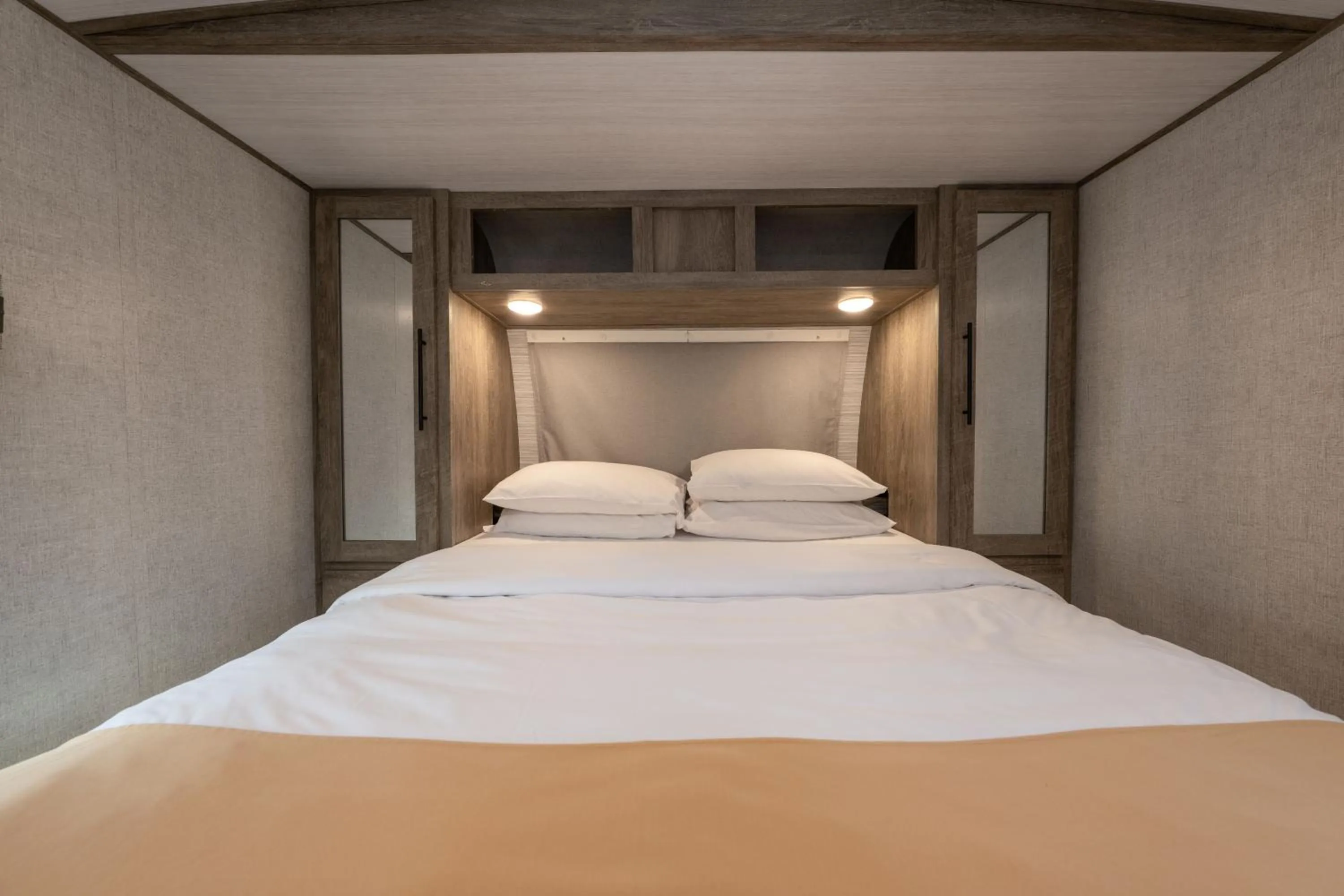 Bedroom, Bed in Hatta Resorts