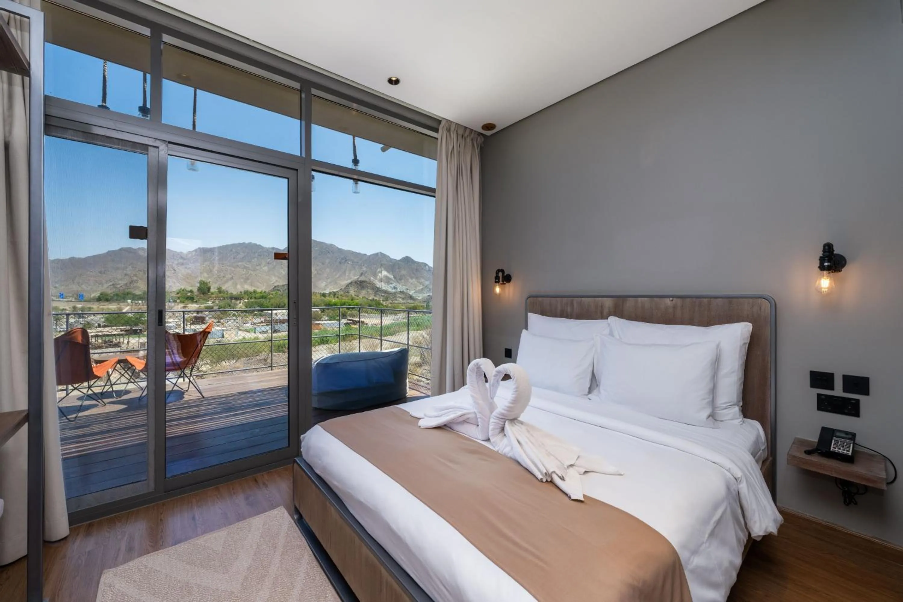 Balcony/Terrace, Bed in Hatta Resorts
