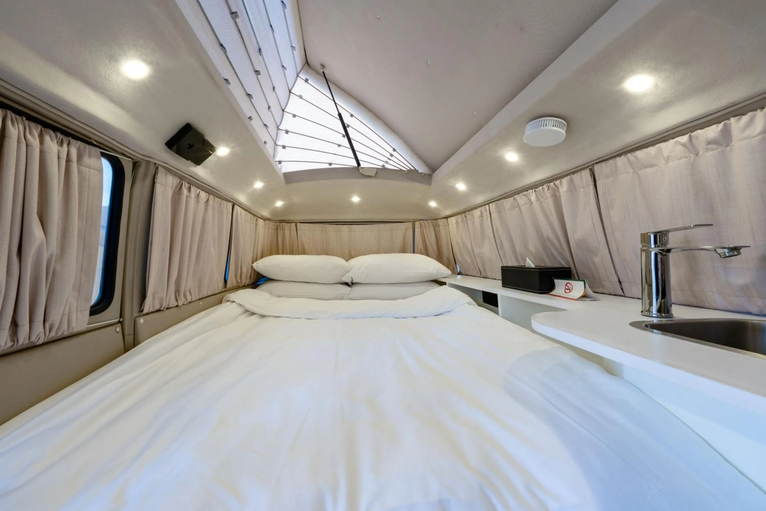 Bedroom, Bed in Hatta Resorts