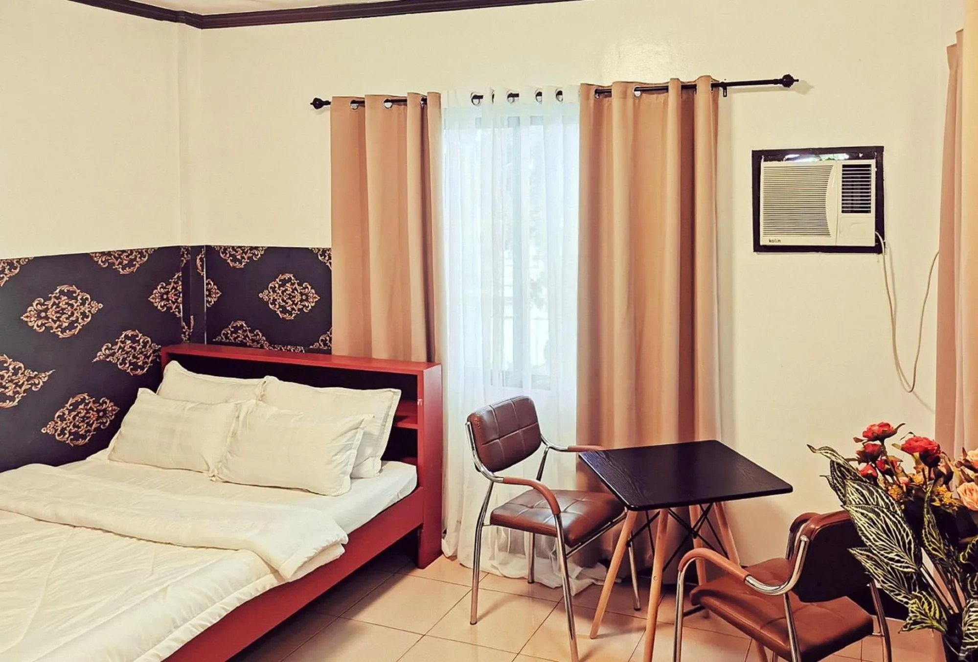 Bed in Sunrise Garden Lake Resort