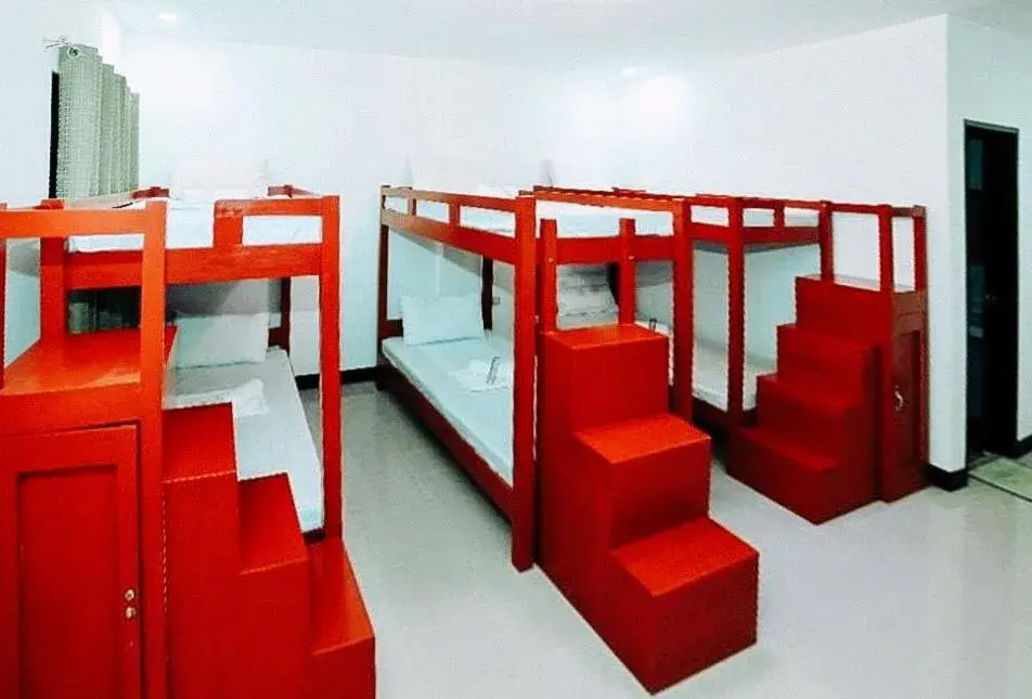 6-Bed Mixed Dormitory Room in Sunrise Garden Lake Resort 6-Bed Mixed Dormitory Room in Sunrise Garden Lake Resort