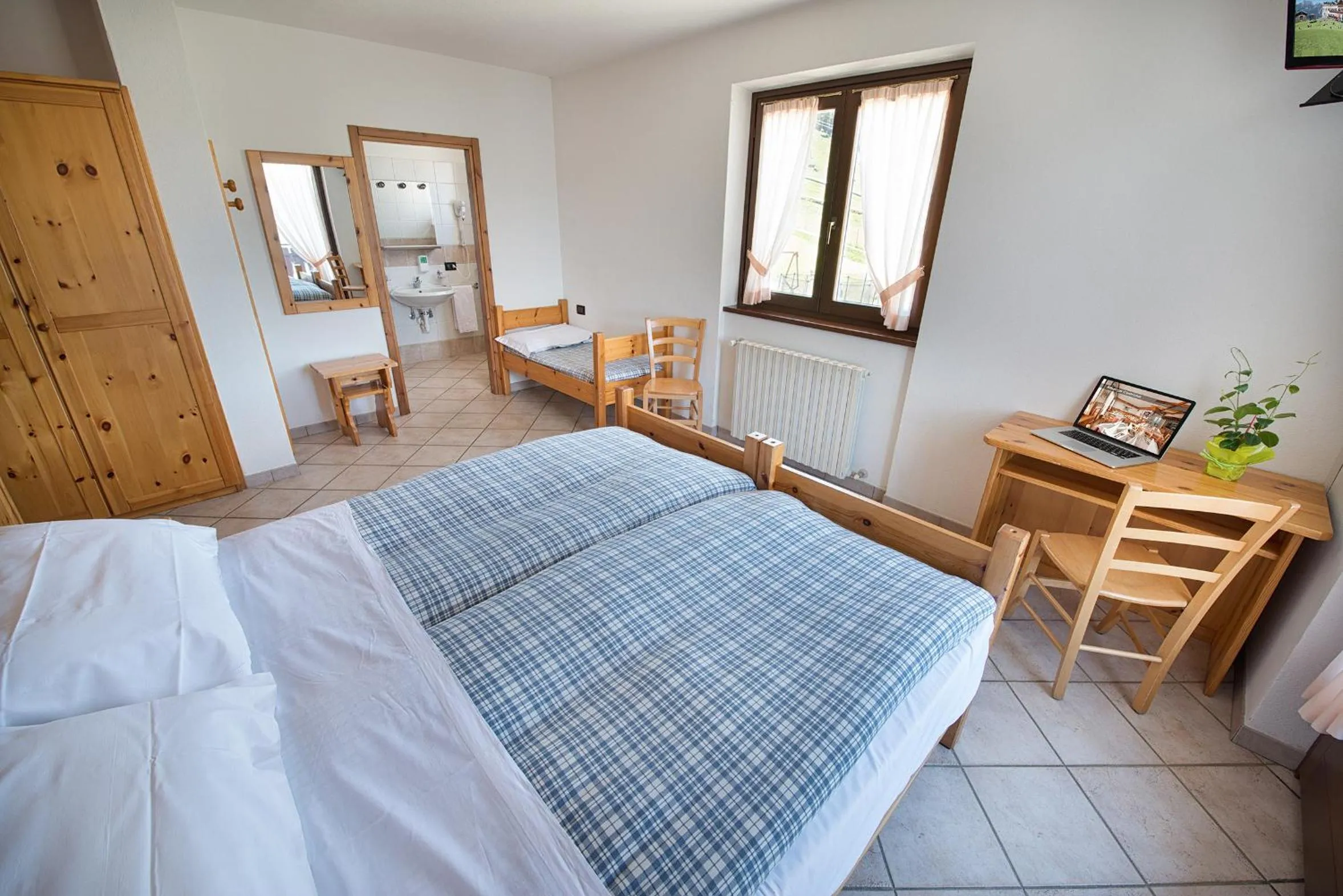 Bedroom, Bed in Hotel Gallo Cedrone