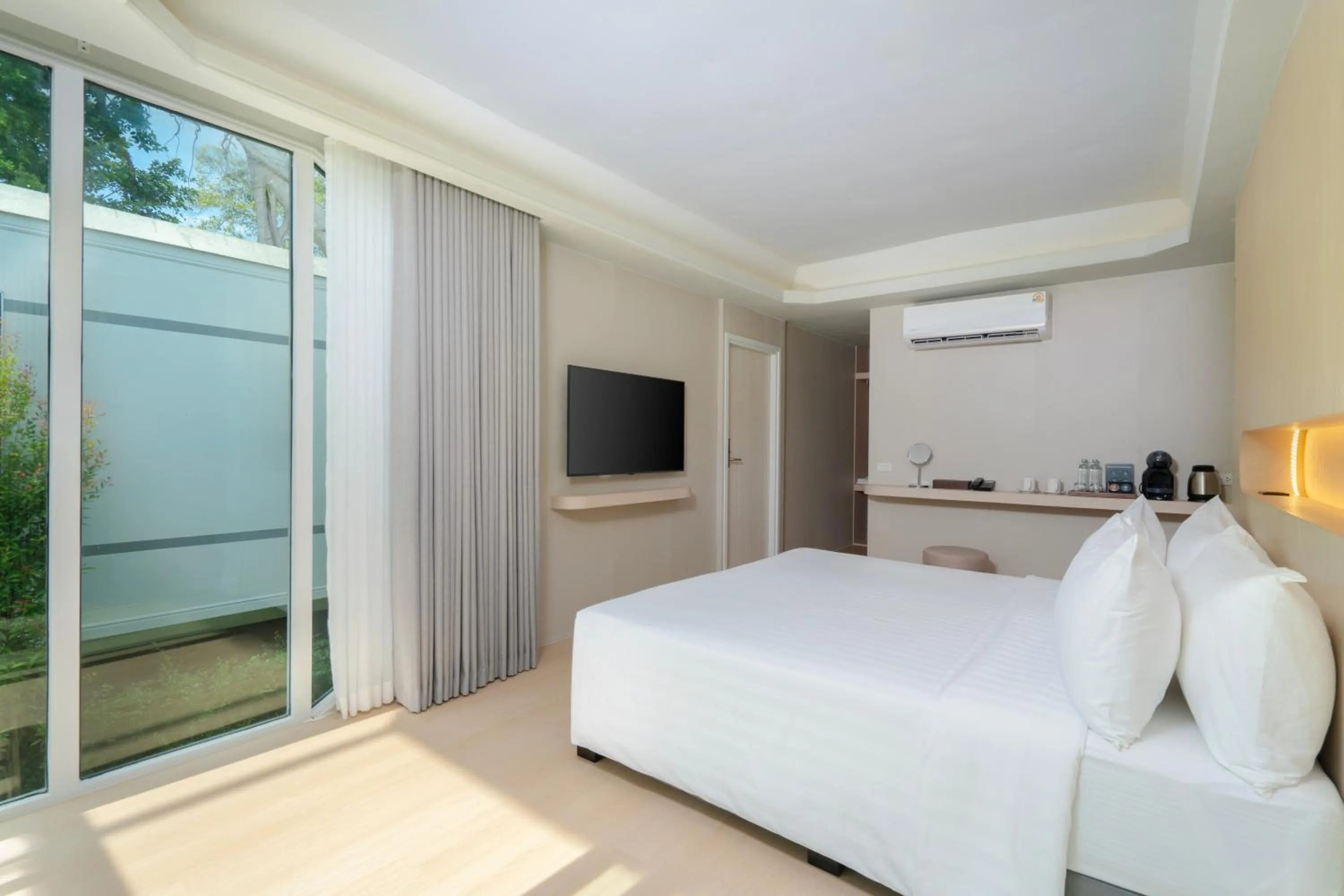 Bed in Koh Chang Paradise Hill