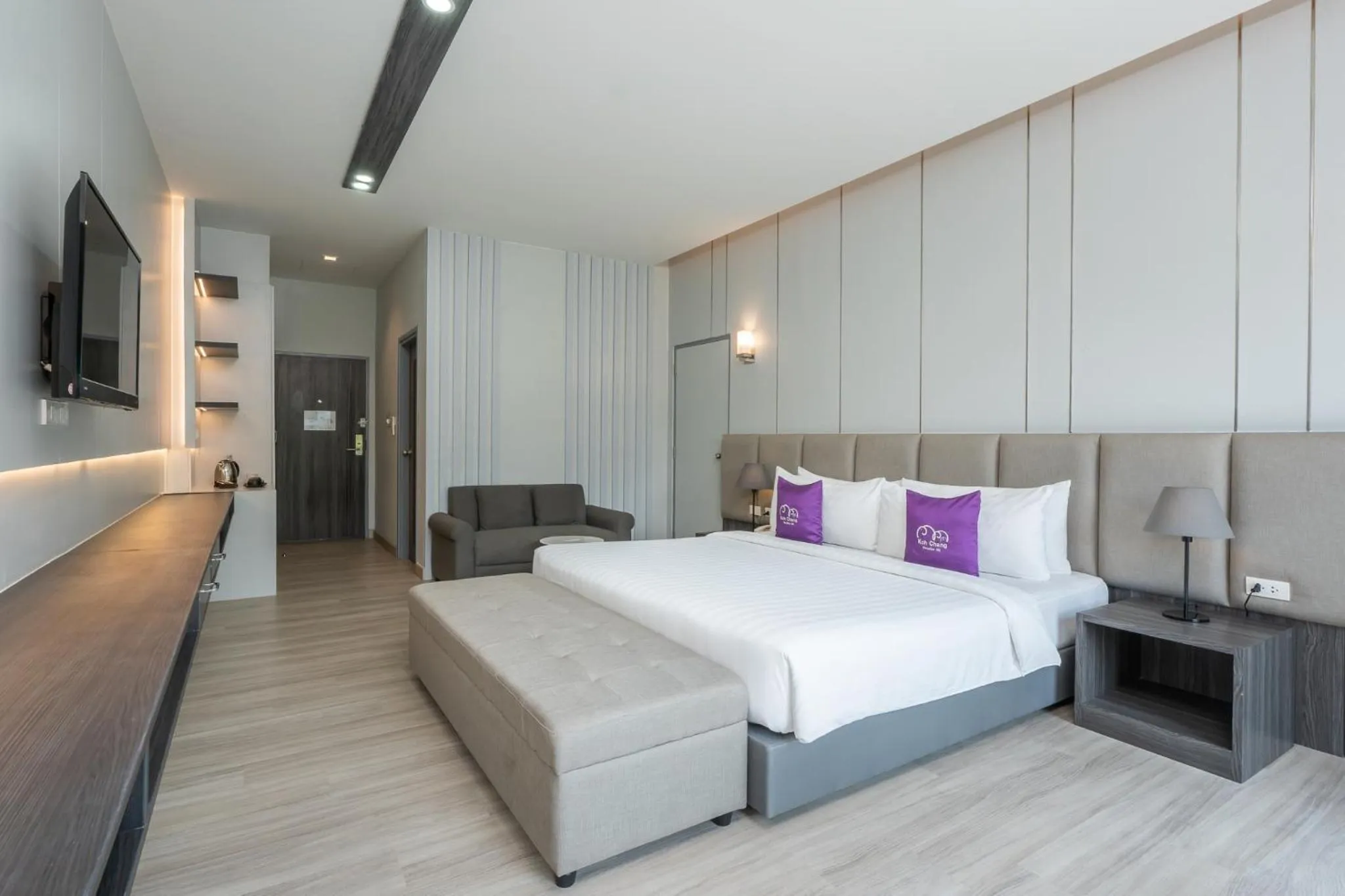 Bed in Koh Chang Paradise Hill