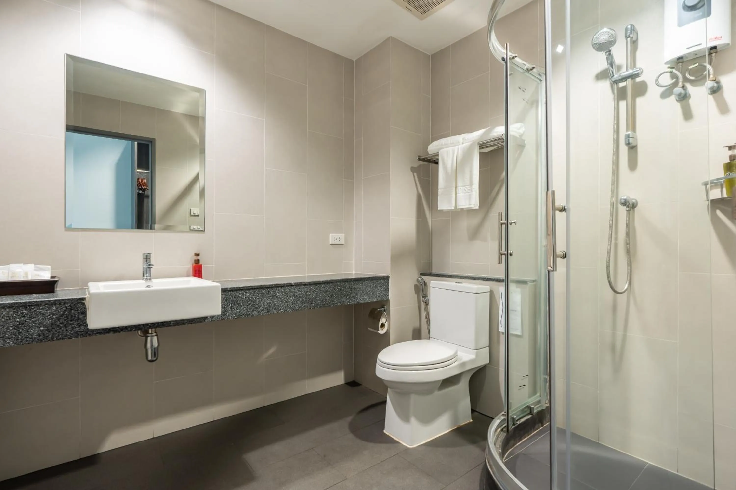 Shower in Koh Chang Paradise Hill