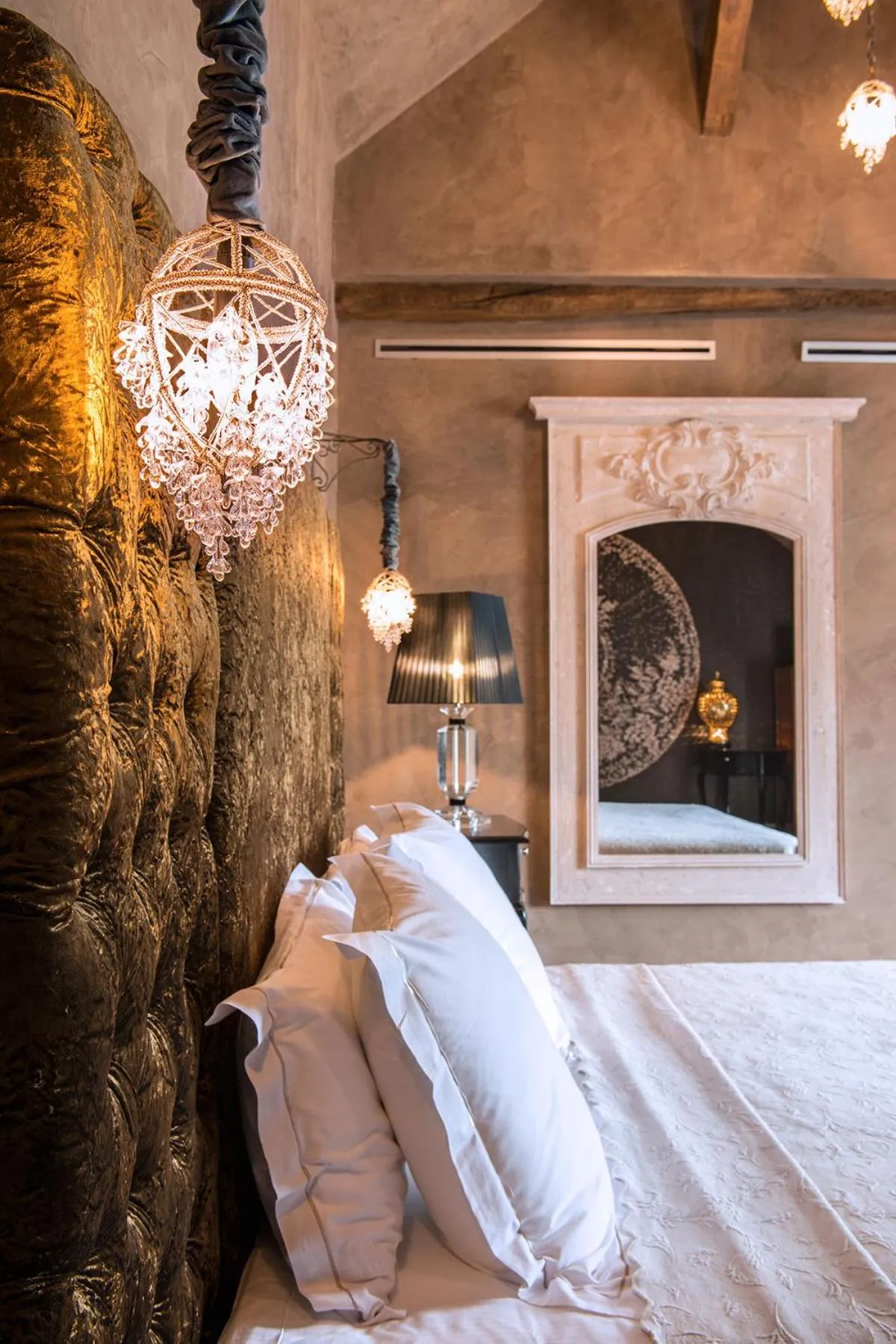 Bedroom, Bed in Château de l'Epinay