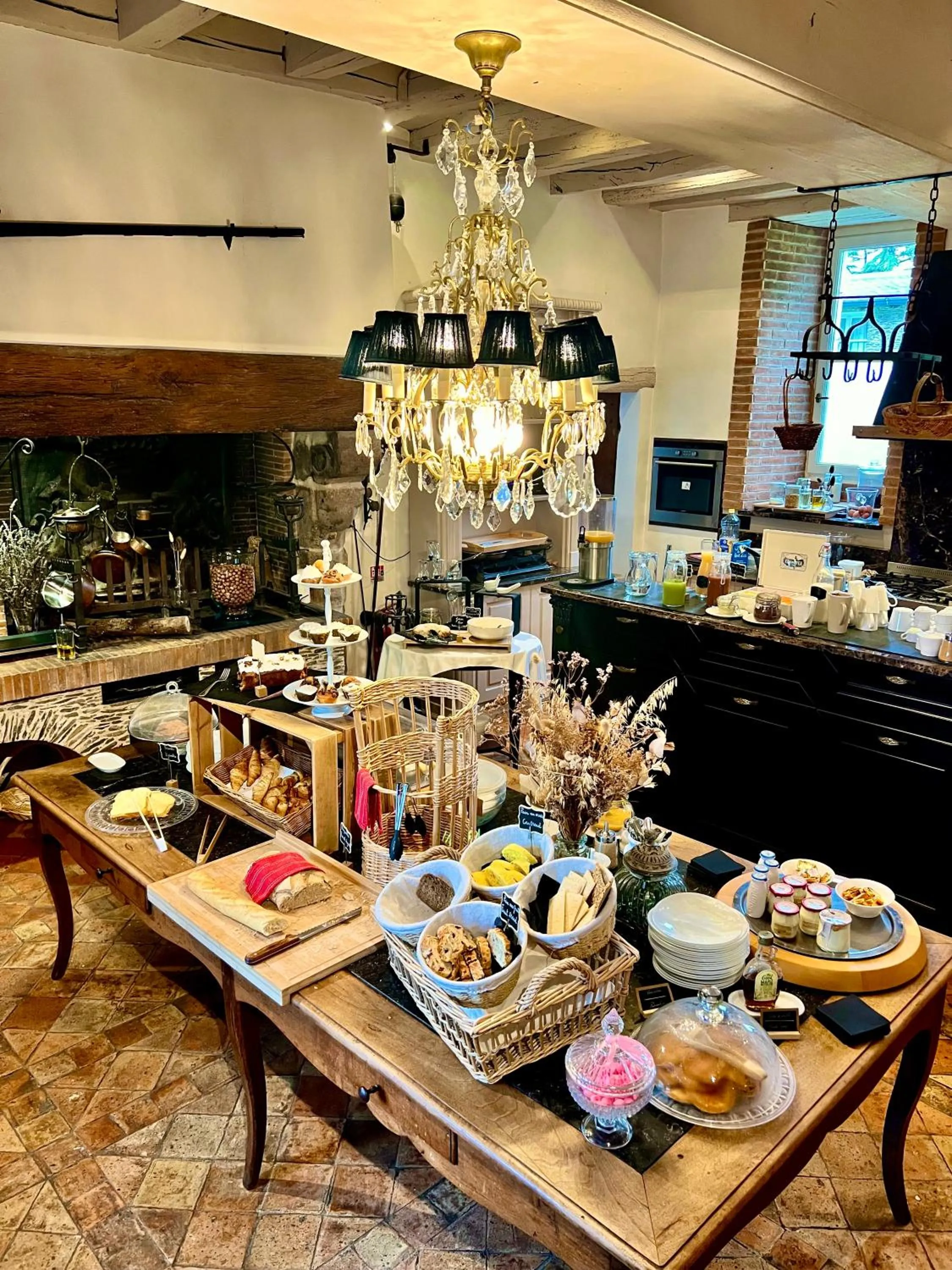 Buffet breakfast in Château de l'Epinay