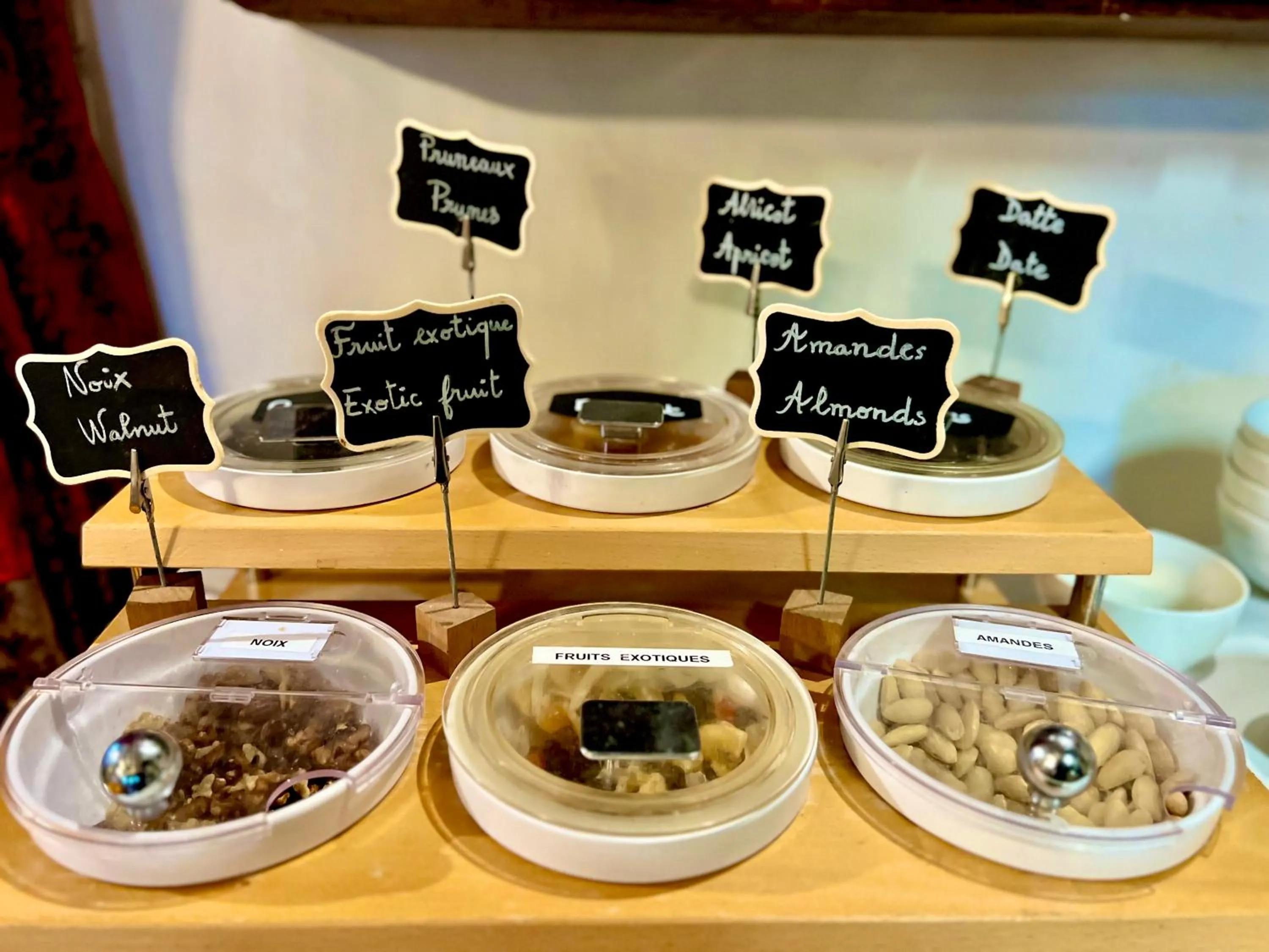 Buffet breakfast in Château de l'Epinay