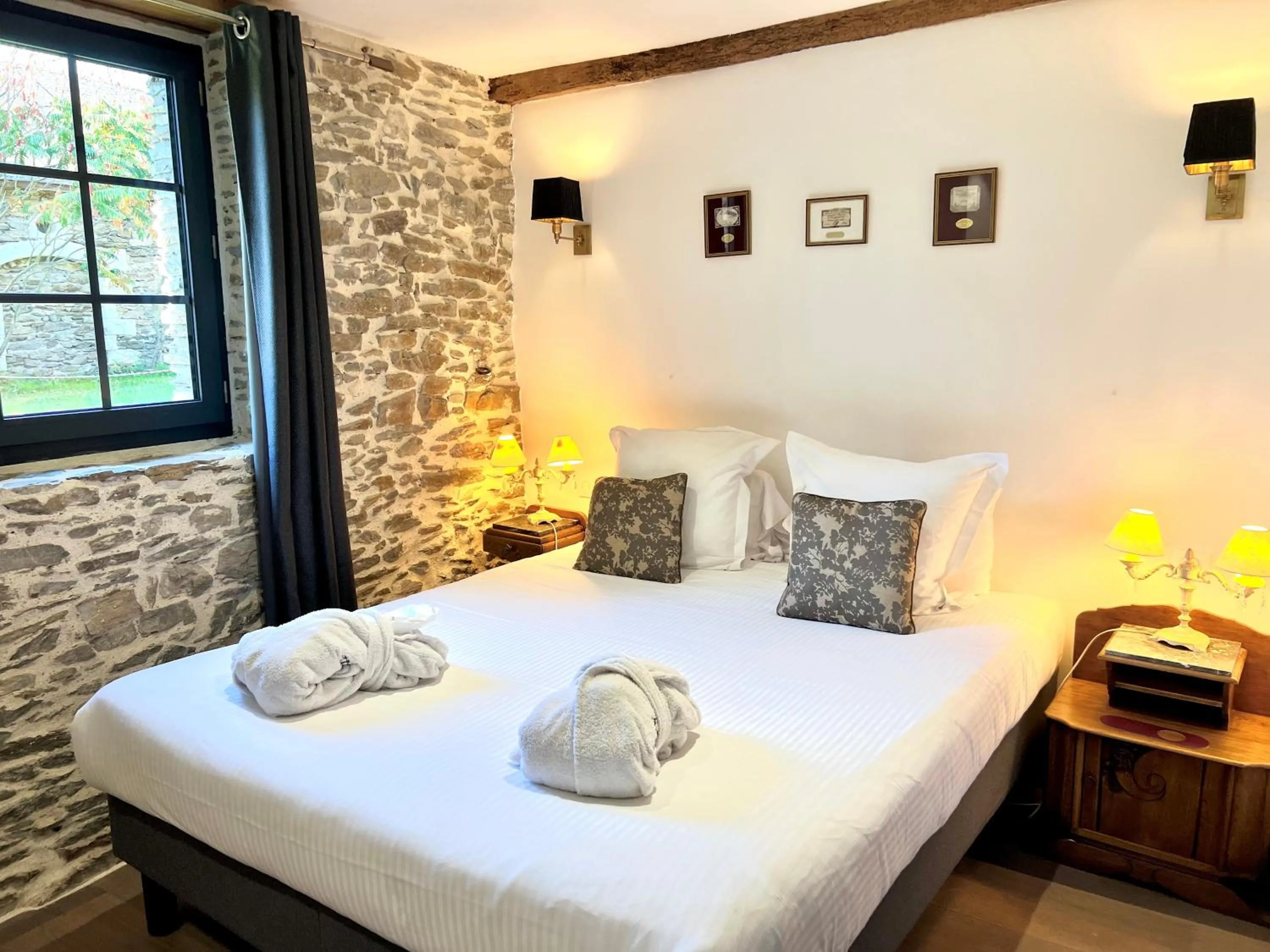 Bedroom, Bed in Château de l'Epinay