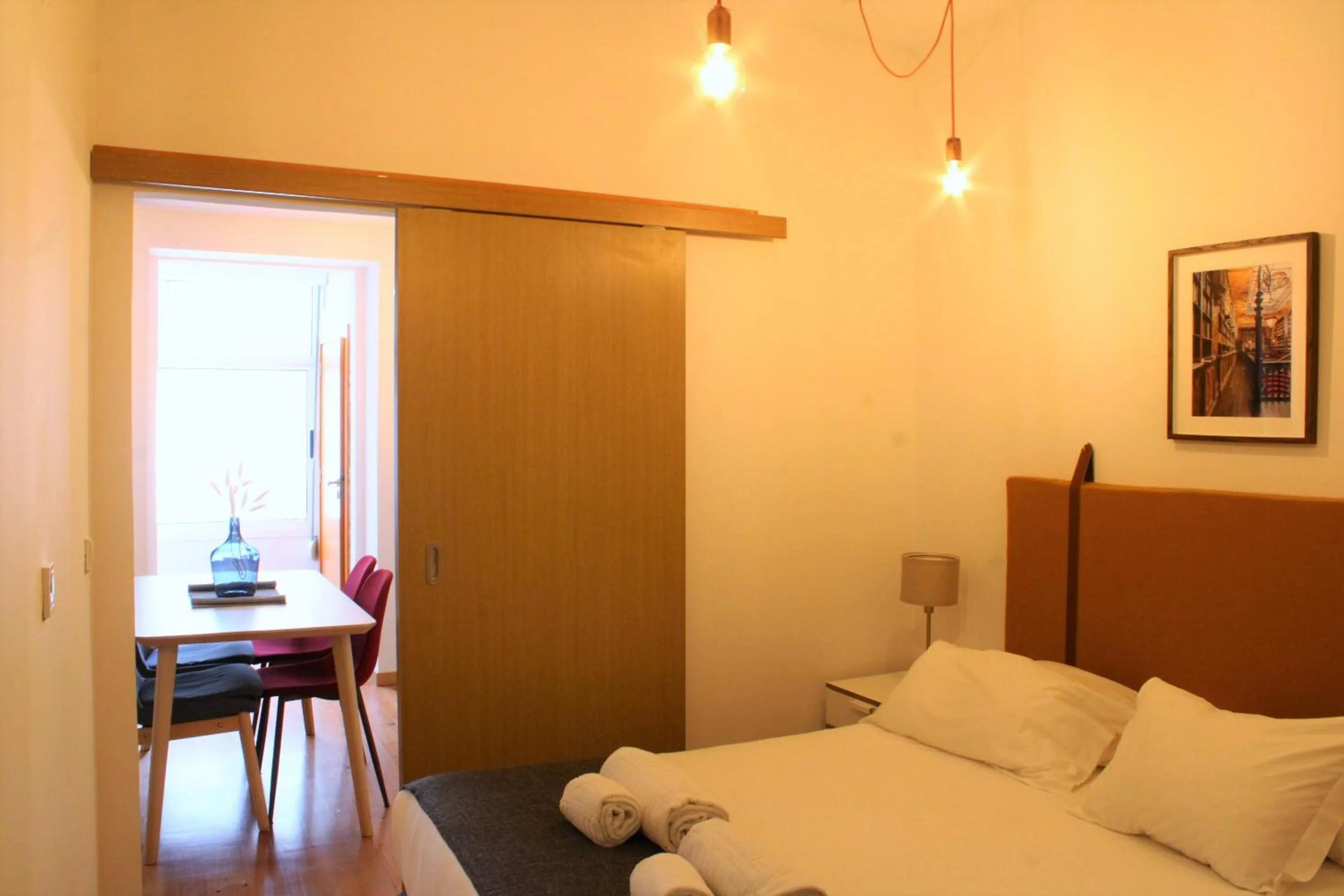 Bedroom, Bed in Oporto Maison Entreparedes