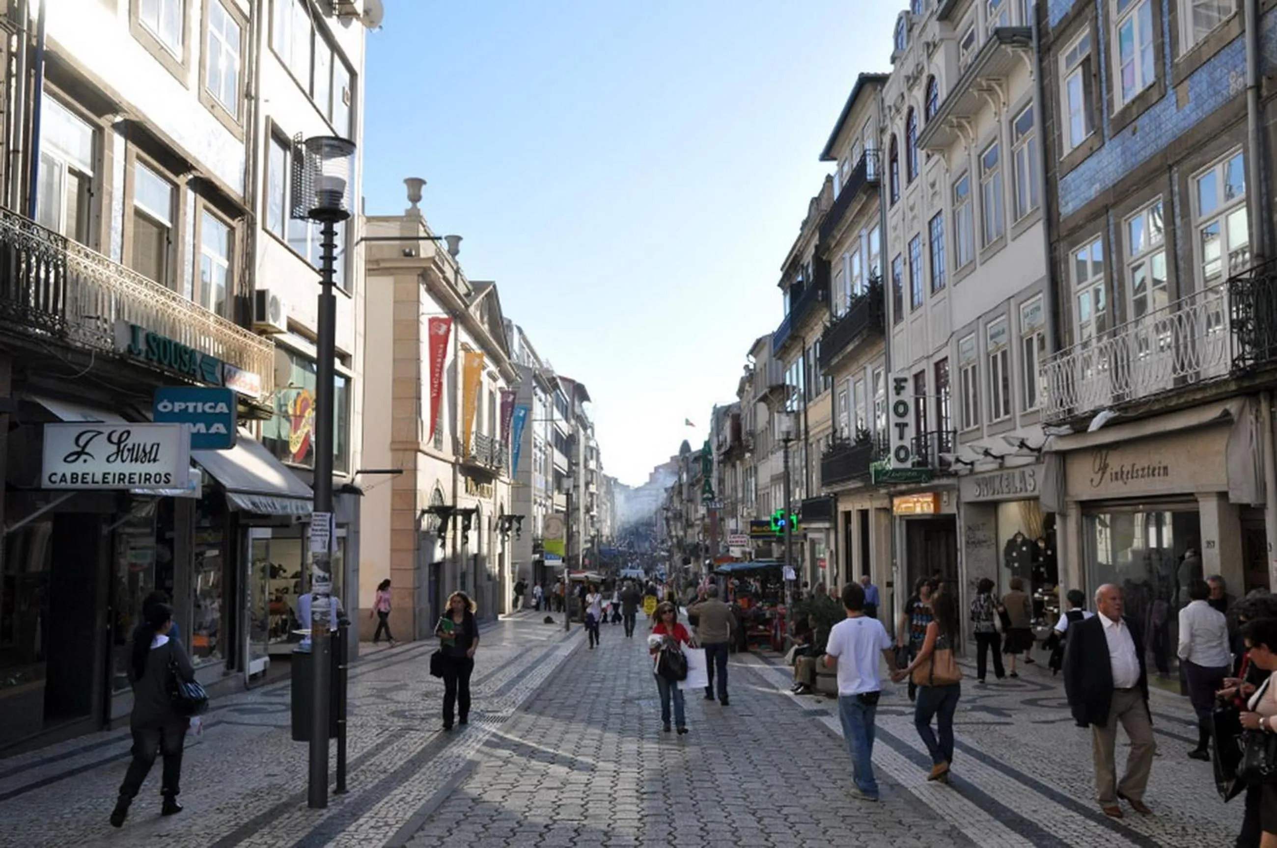 Area and facilities in Oporto Maison Entreparedes