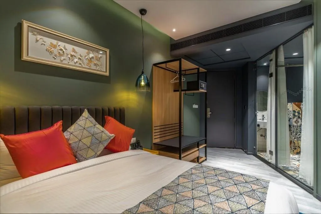 Bed in Hotel B plus L