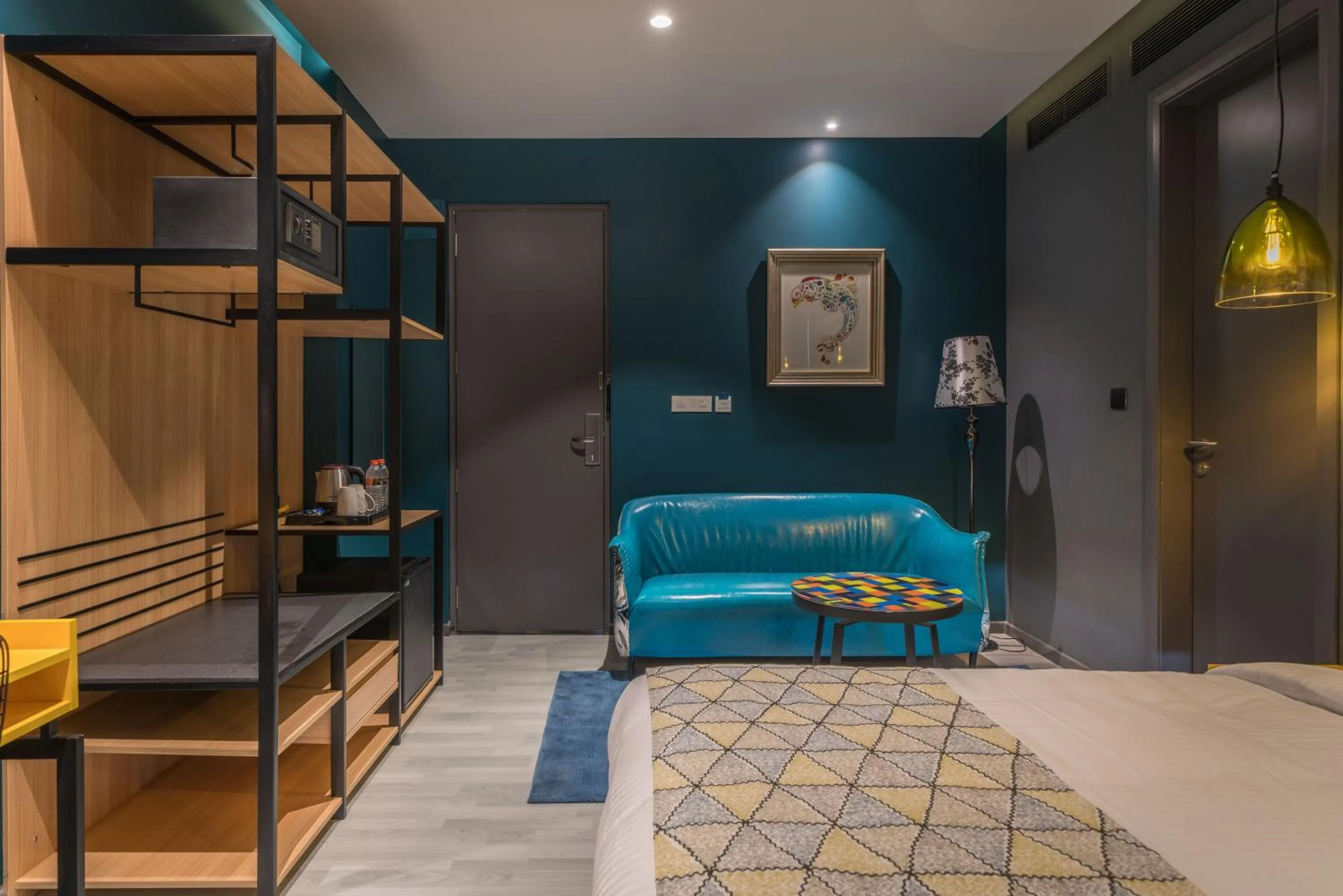 Living room, Bed in Hotel B plus L