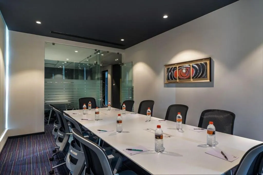 Business facilities in Hotel B plus L