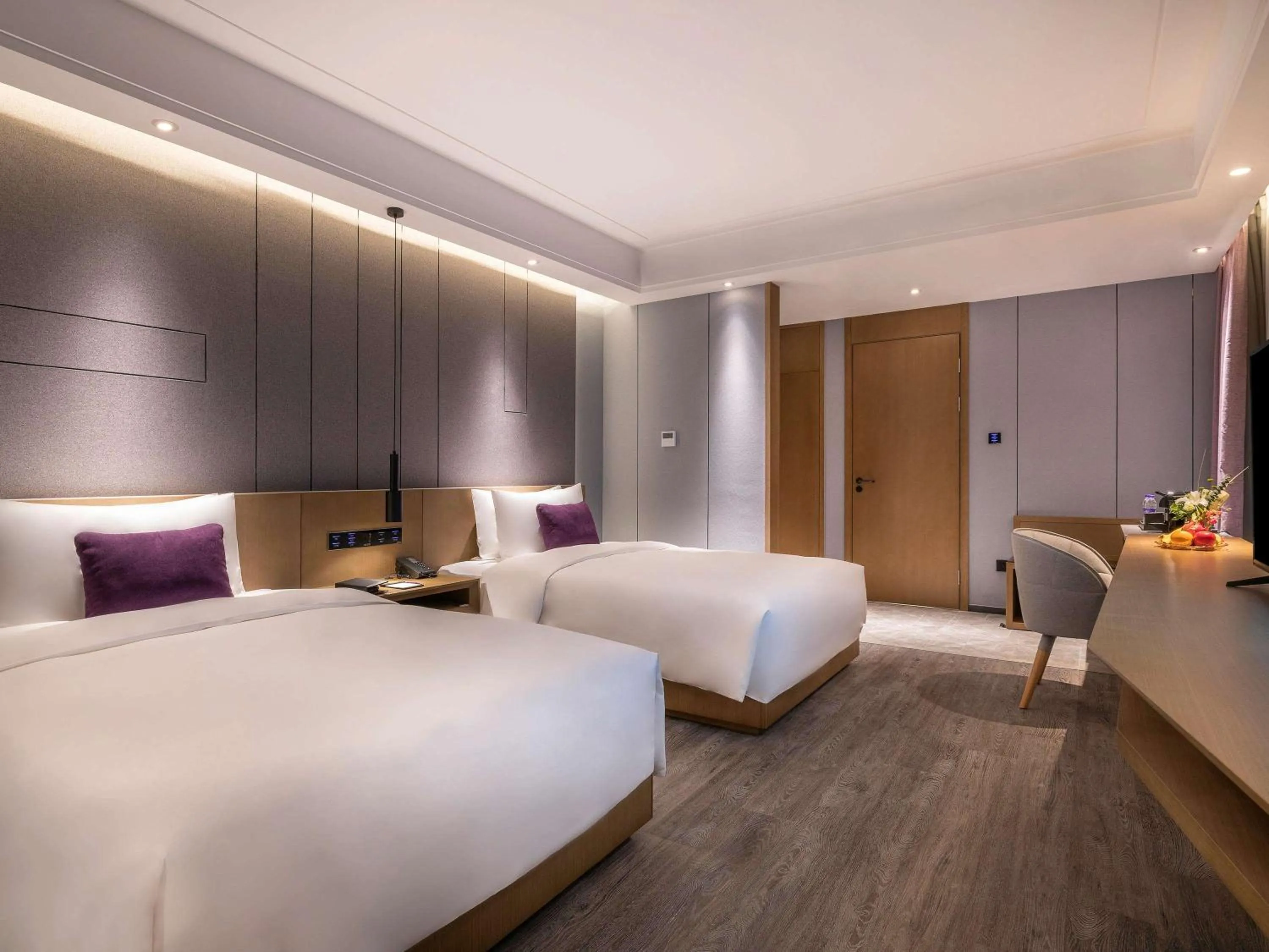 Photo of the whole room, Bed in Mercure Kunshan Hi Tech Zone