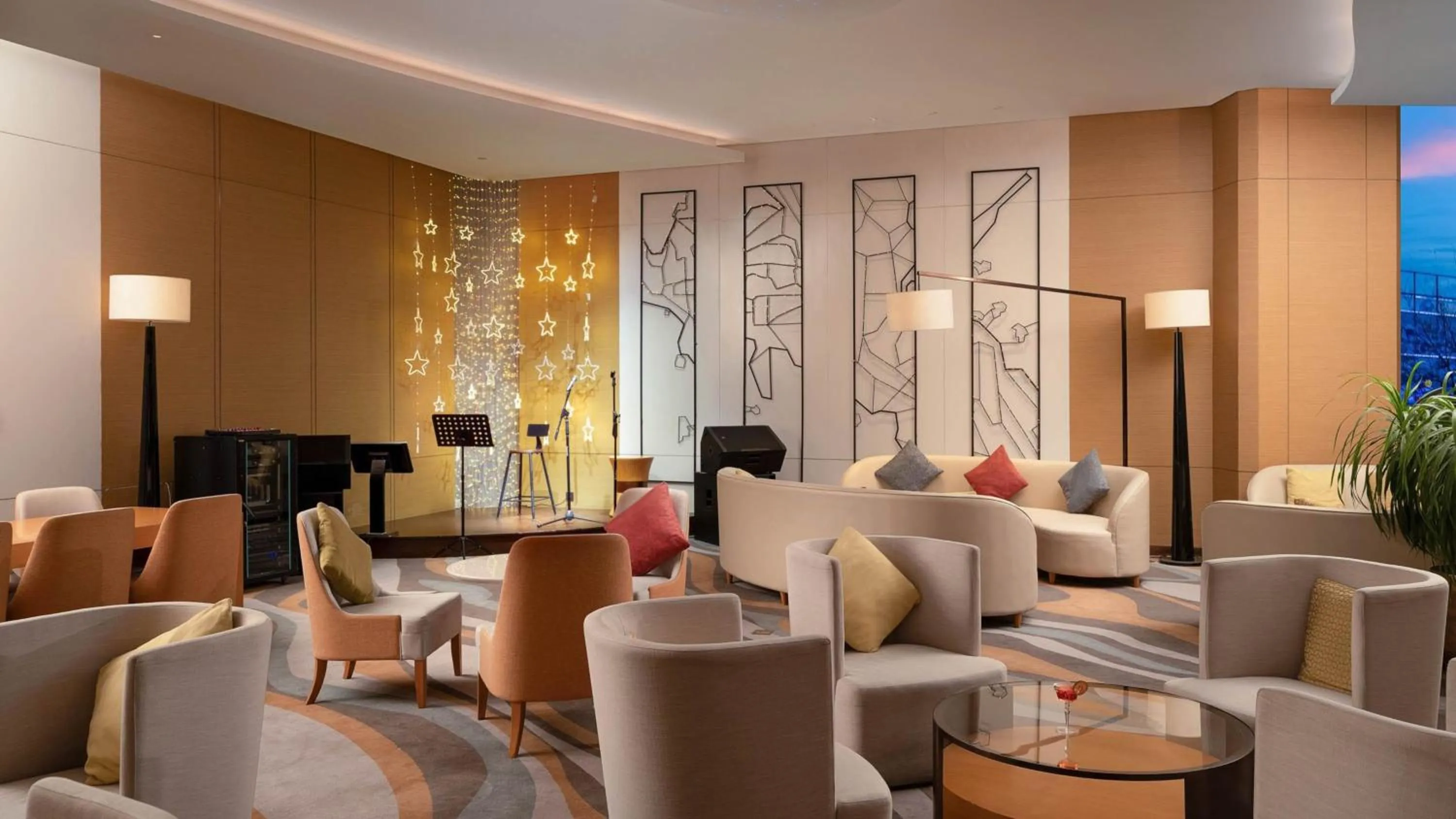 Lounge or bar in Holiday Inn Tianjin Xiqing by IHG