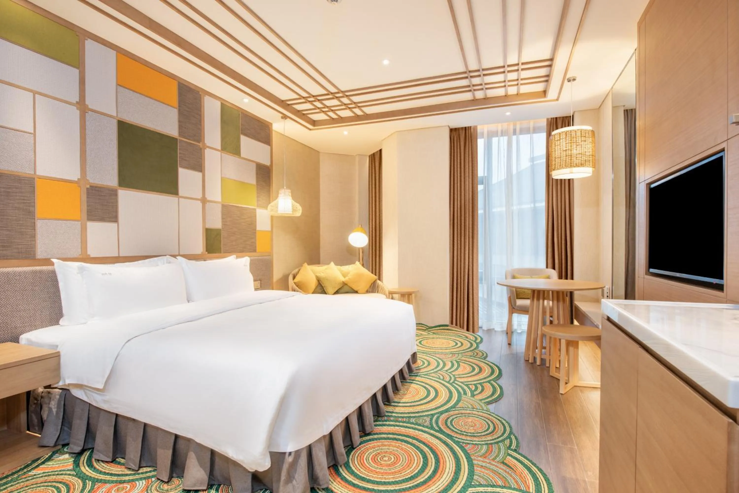 Photo of the whole room, Bed in Holiday Inn Resort Yichun Mingyue Mountain by IHG