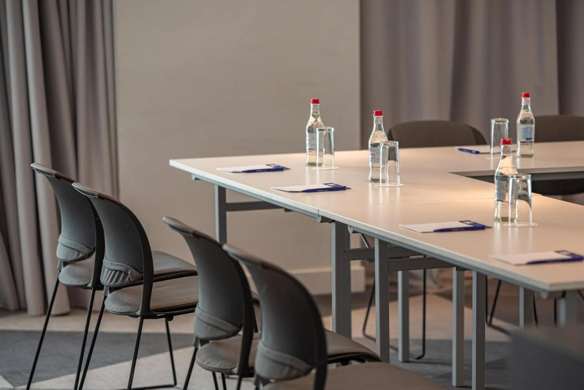 Meeting/conference room in Holiday Inn Express - Yerevan by IHG