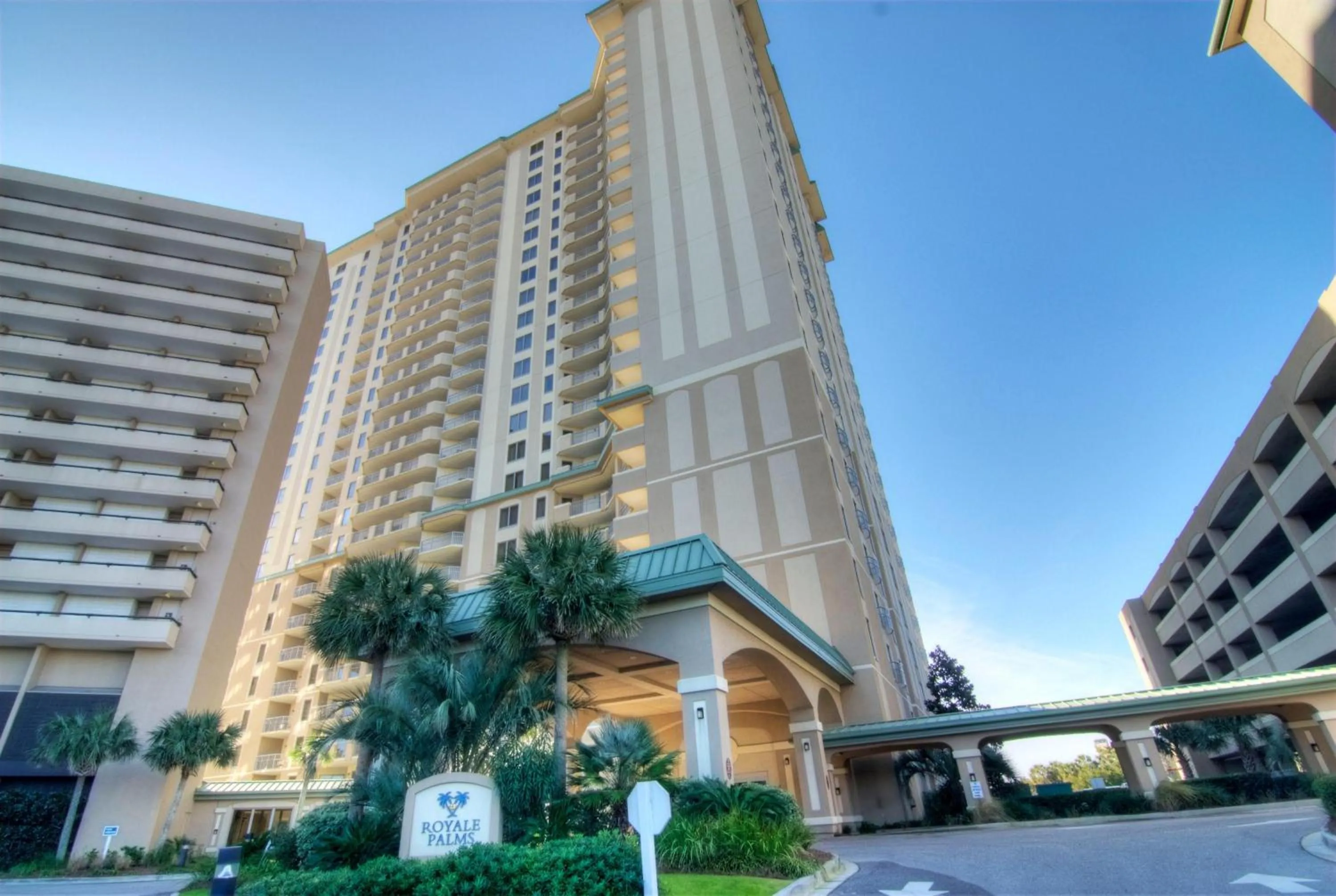 Property building in Palmetto Vacation Rentals at Kingston Plantation