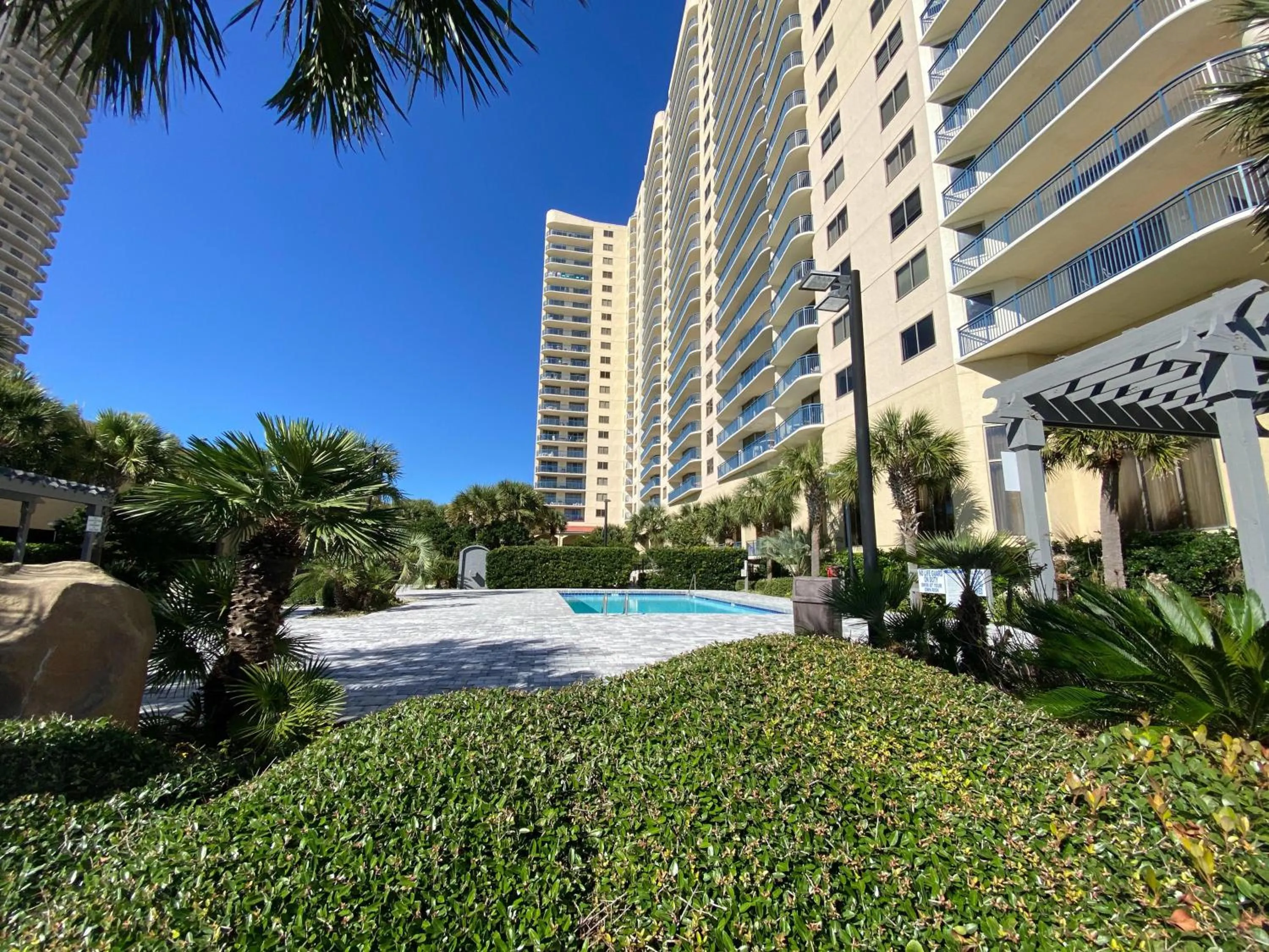 Swimming pool in Palmetto Vacation Rentals at Kingston Plantation