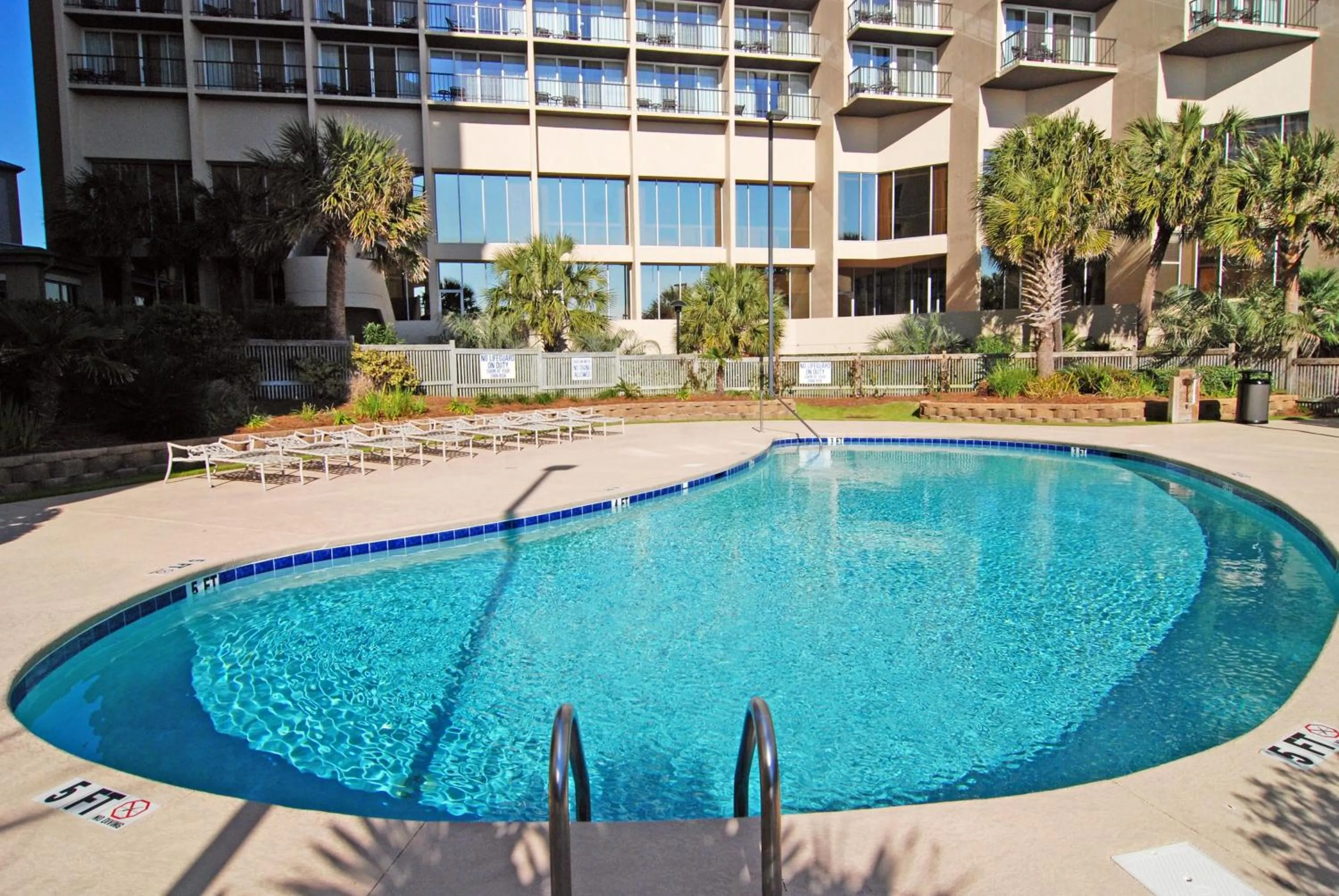 Swimming pool in Palmetto Vacation Rentals at Kingston Plantation
