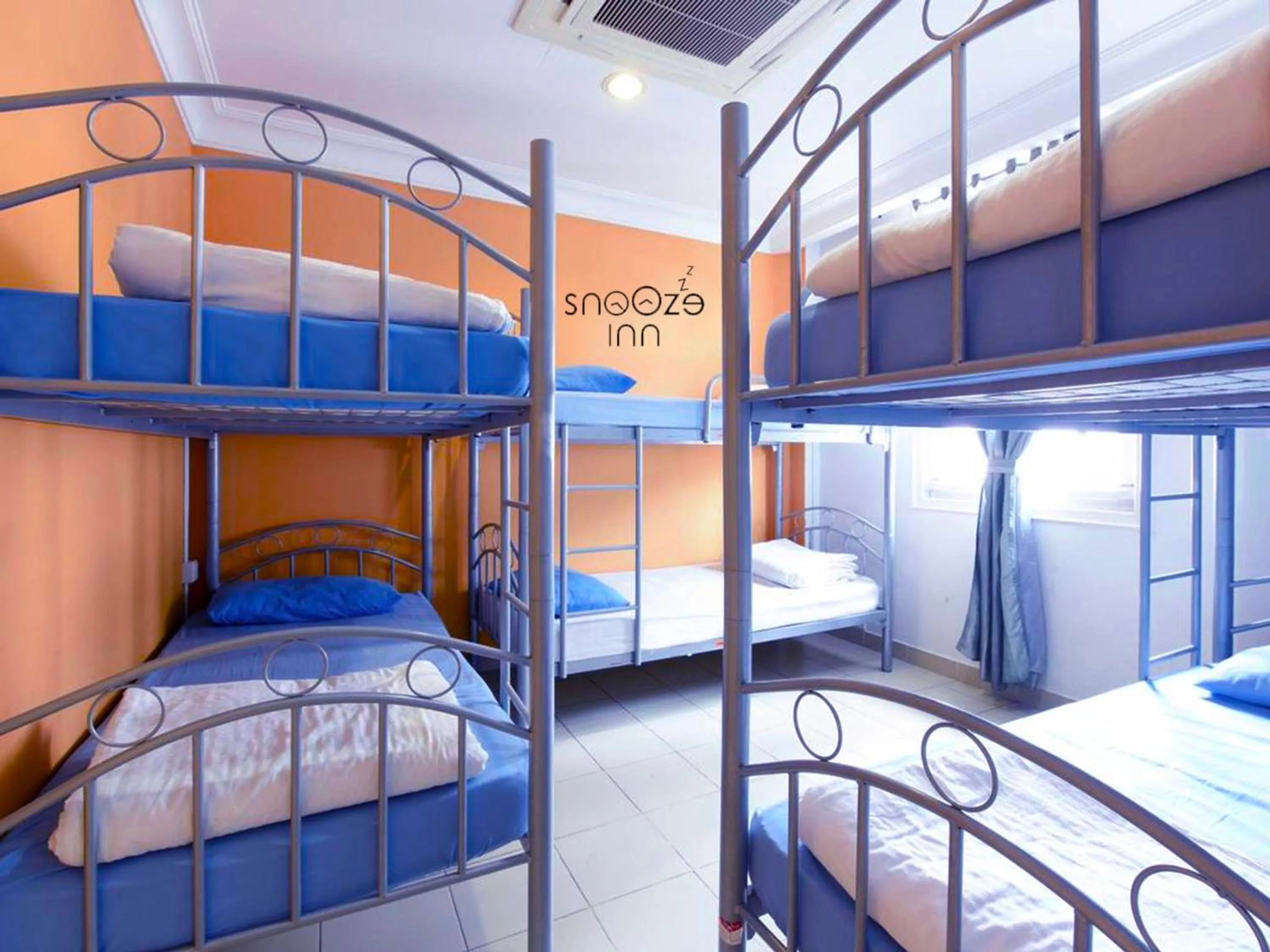 Bed in Snooze Inn @Dickson Road