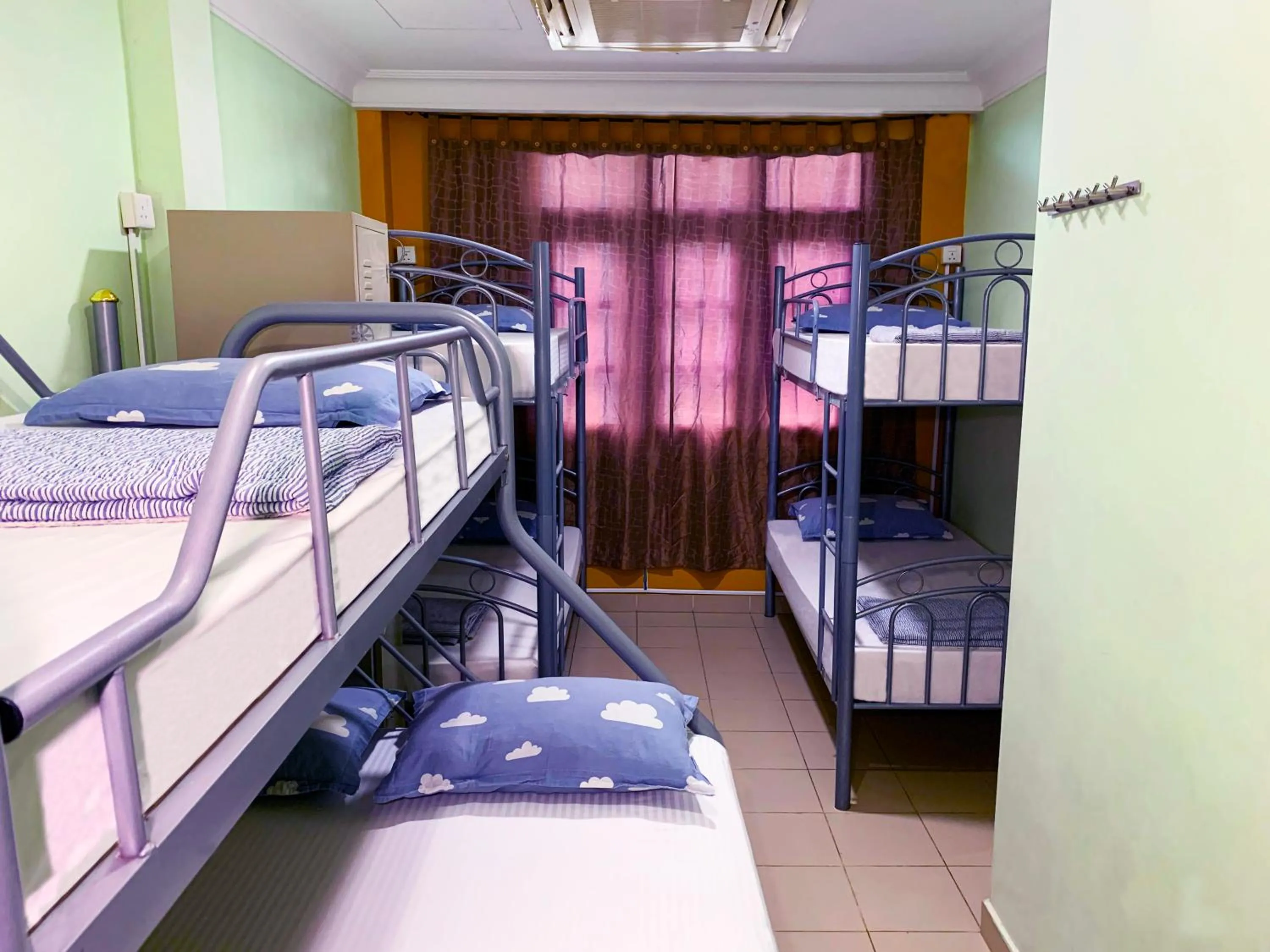 Bed in Snooze Inn @Dickson Road