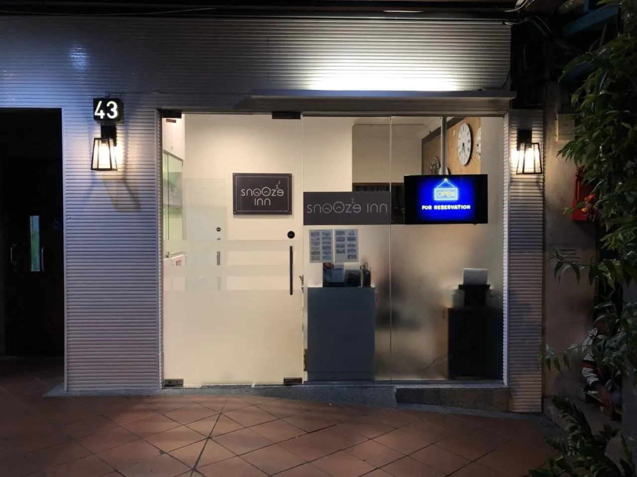 Facade/entrance in Snooze Inn @Dickson Road