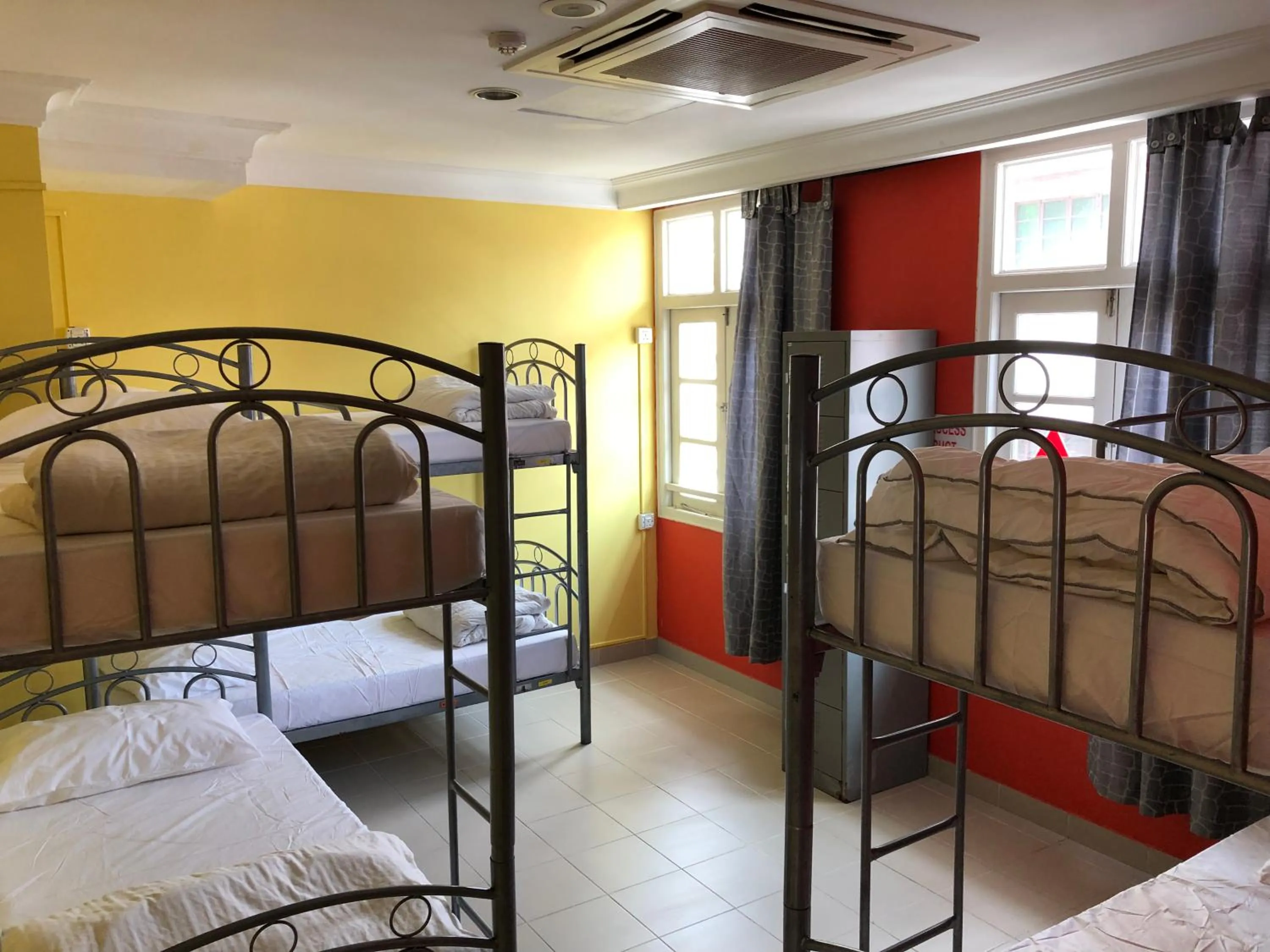 Bed in Snooze Inn @Dickson Road