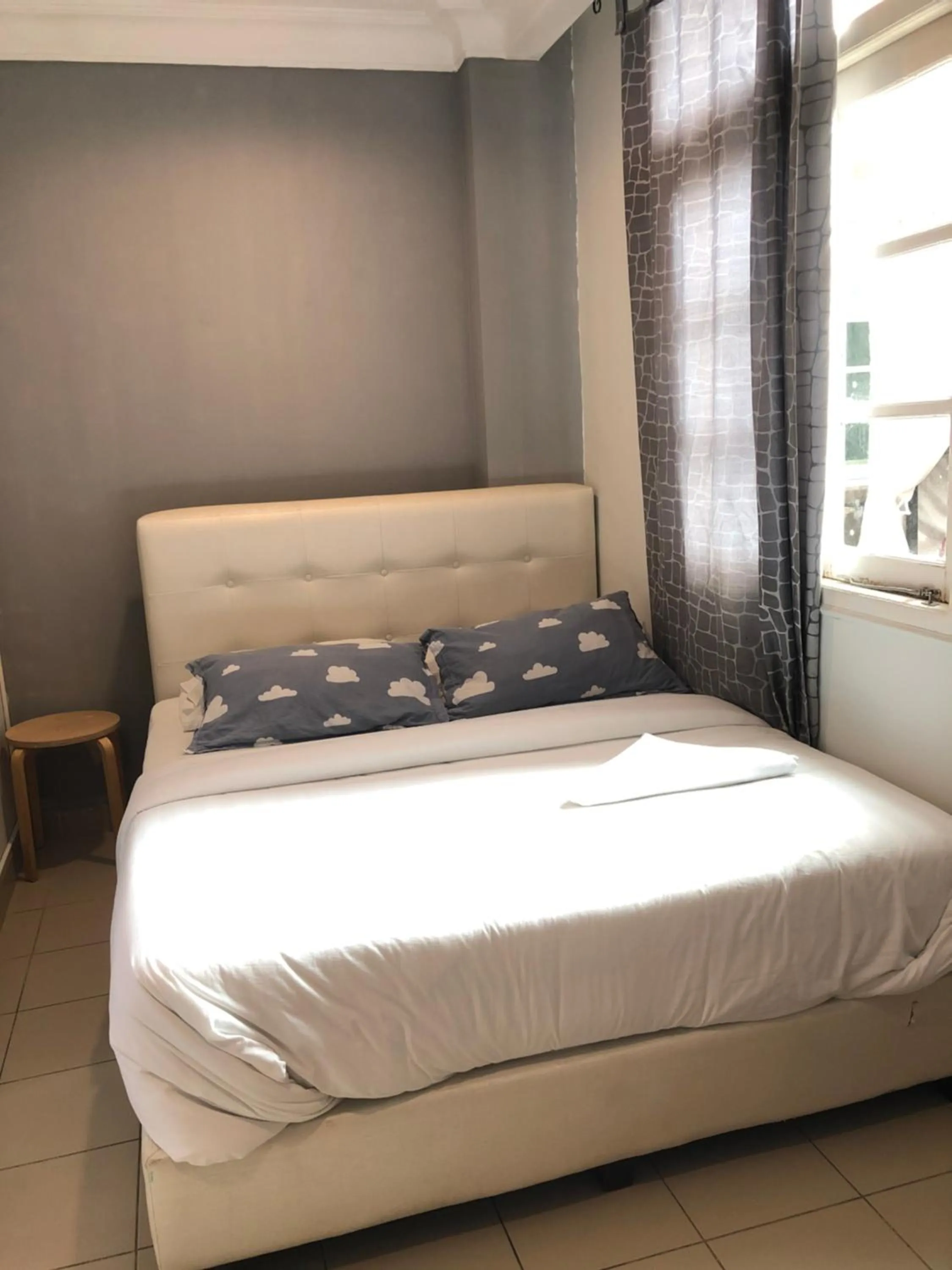 Shower in Snooze Inn @Dickson Road