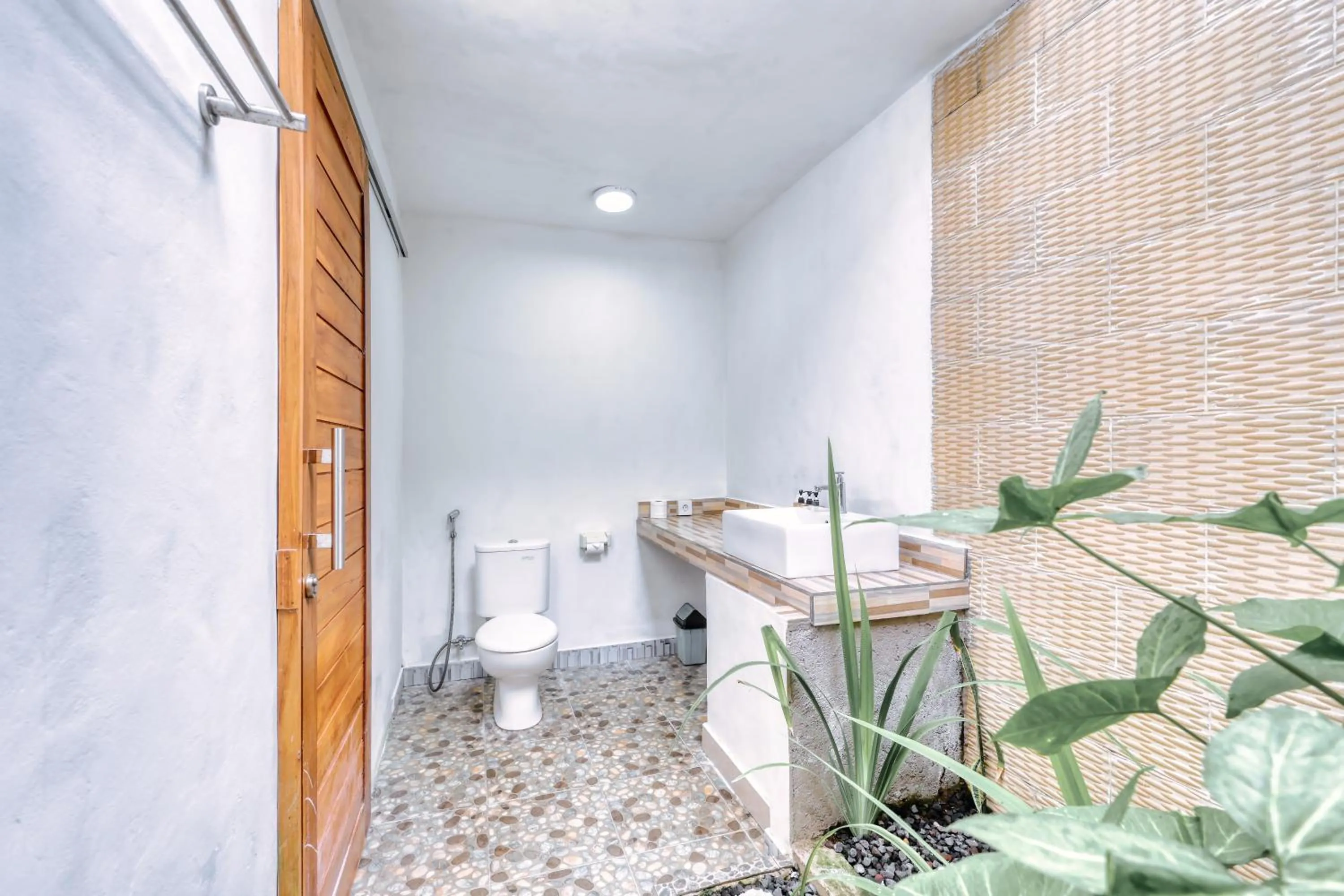 Shower in Komurd Lavender Bungalow