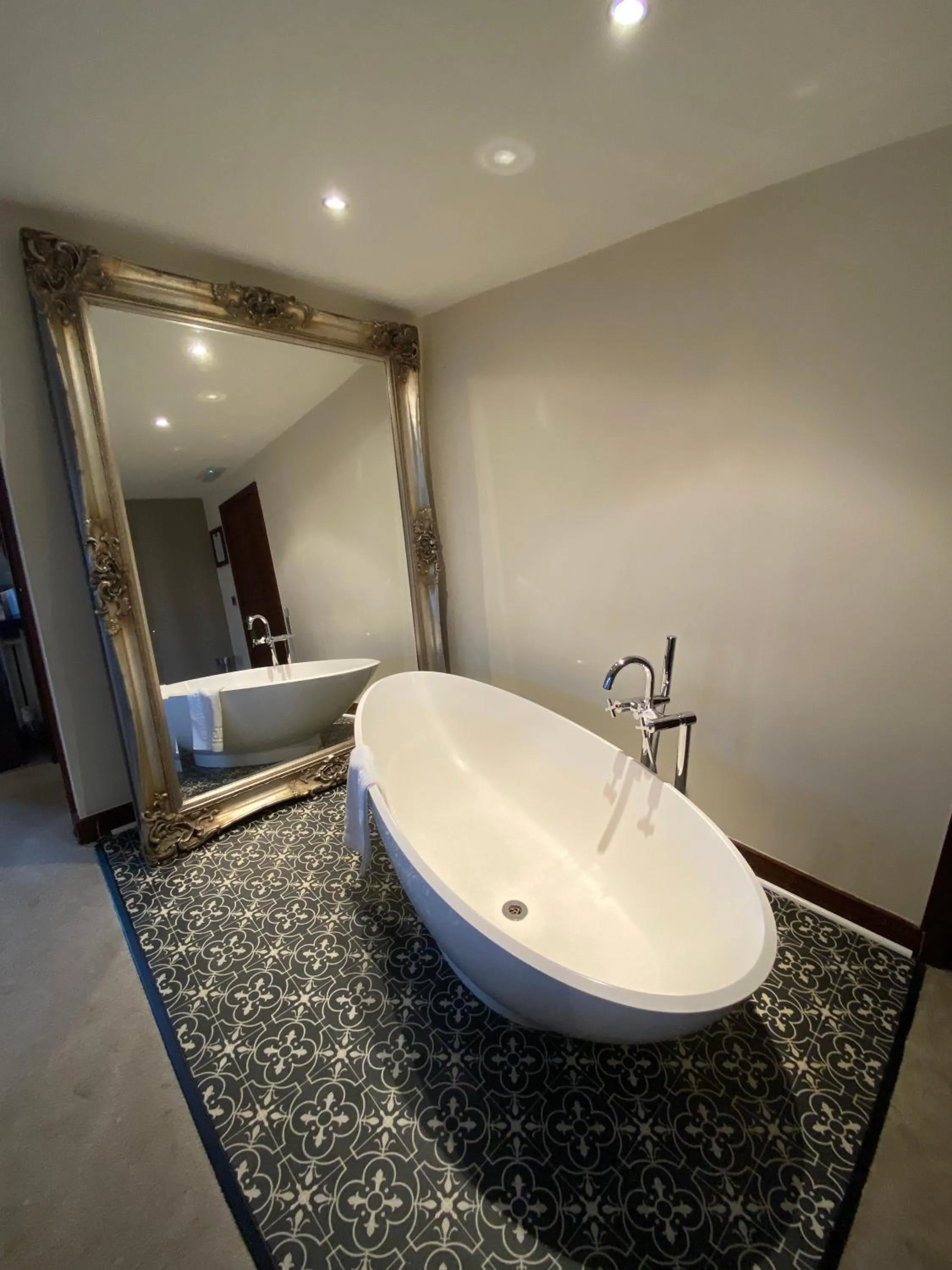 Bath in Tomahawk Steakhouse Potto