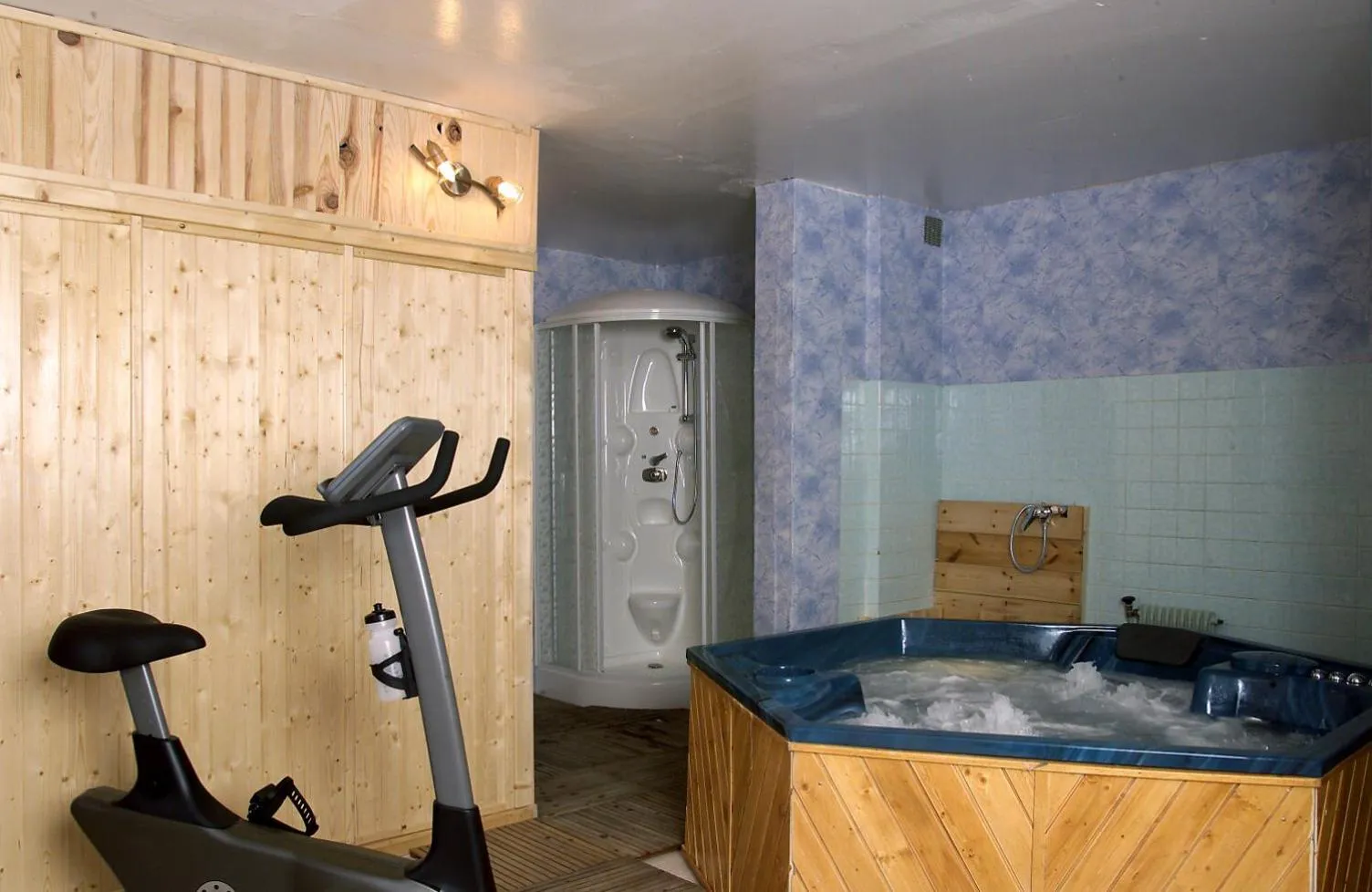 Hot Tub in Les Agneaux