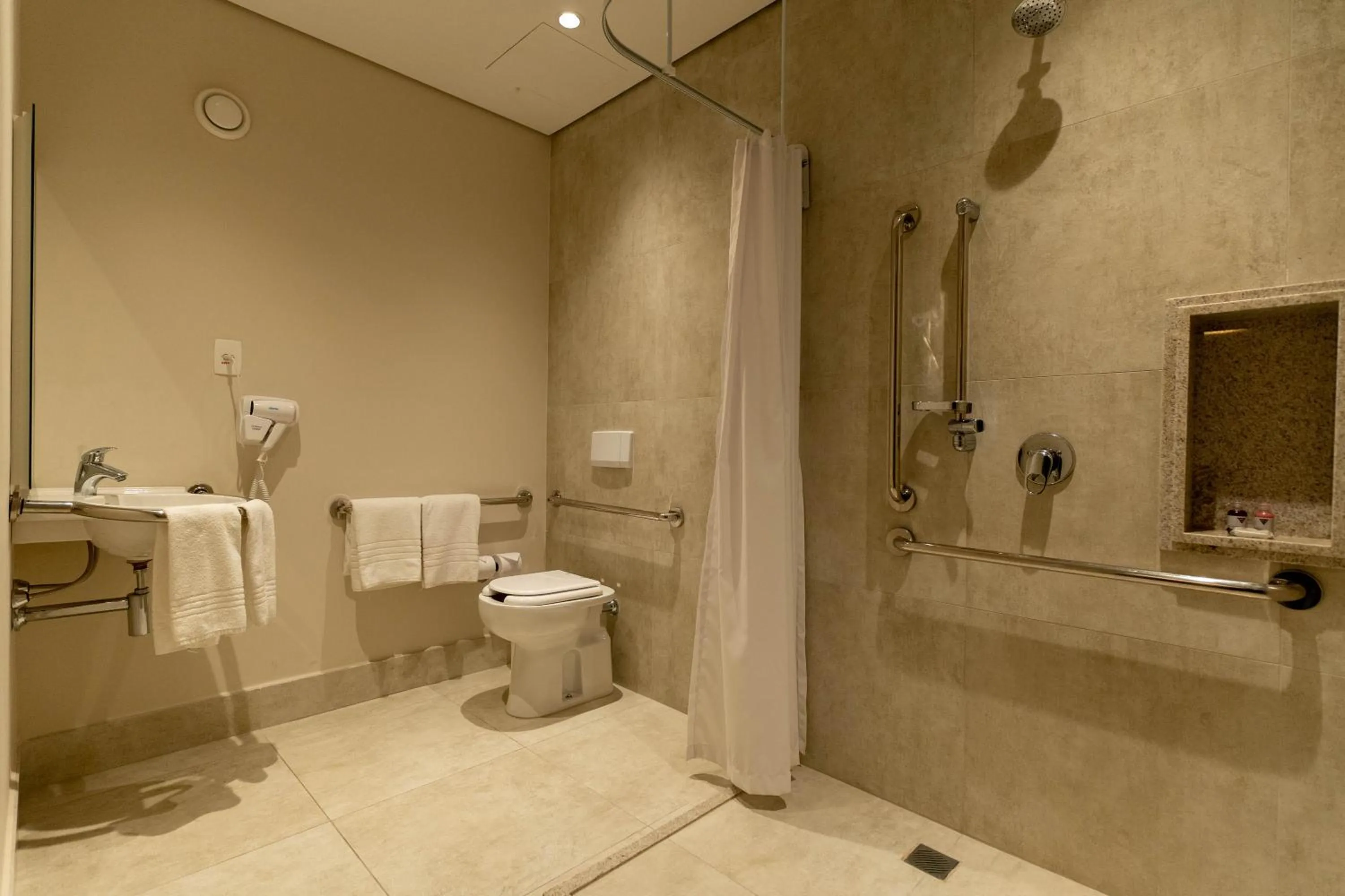 Bathroom in Hotel Contemporâneo - Royal Palm Hotels & Resorts