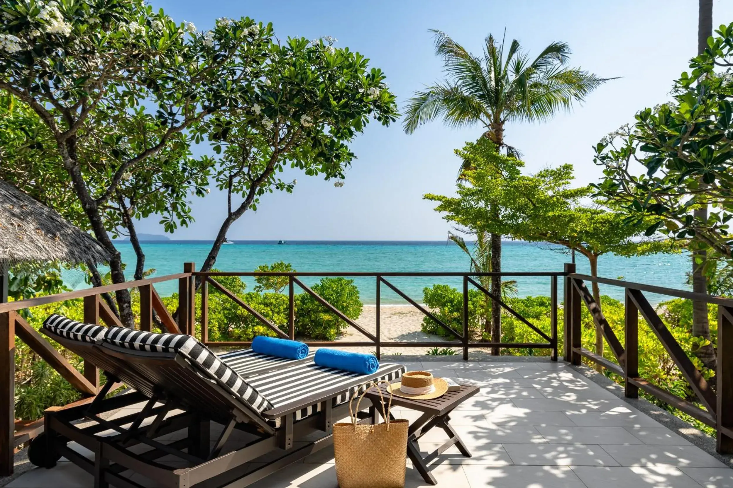 Beachfront Junior Suite in SAii Phi Phi Island Village Beachfront Junior Suite in SAii Phi Phi Island Village