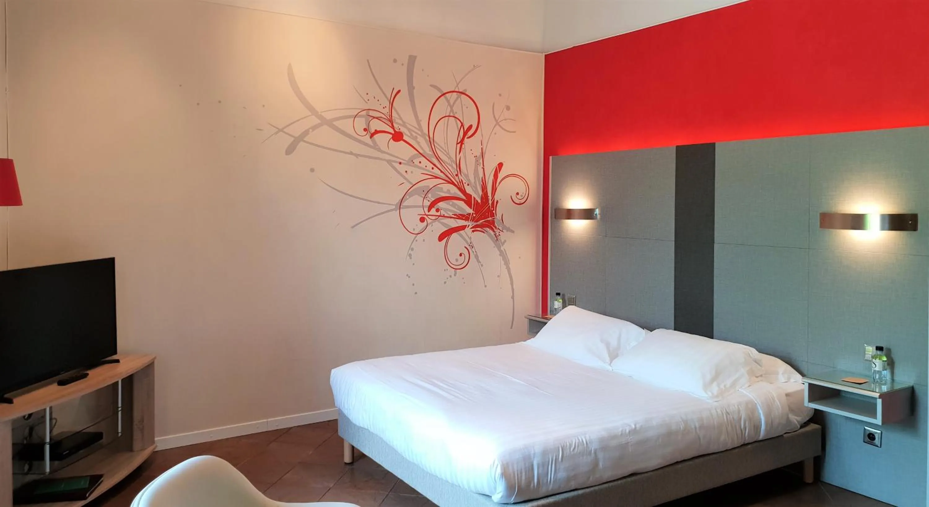 Bedroom, Bed in Private Hôtel - Adults Only