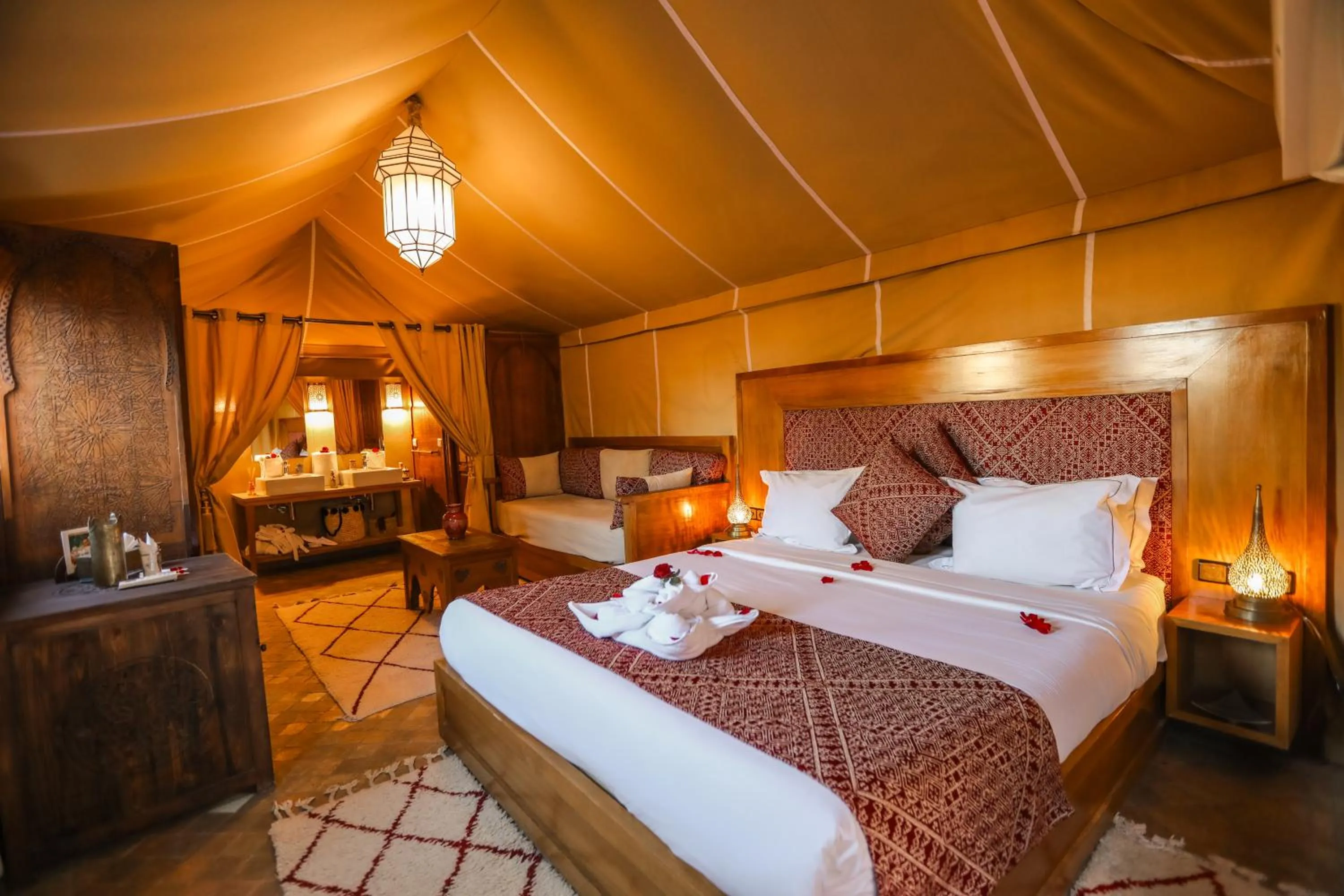 Bedroom, Bed in Riad Melhoun & Spa