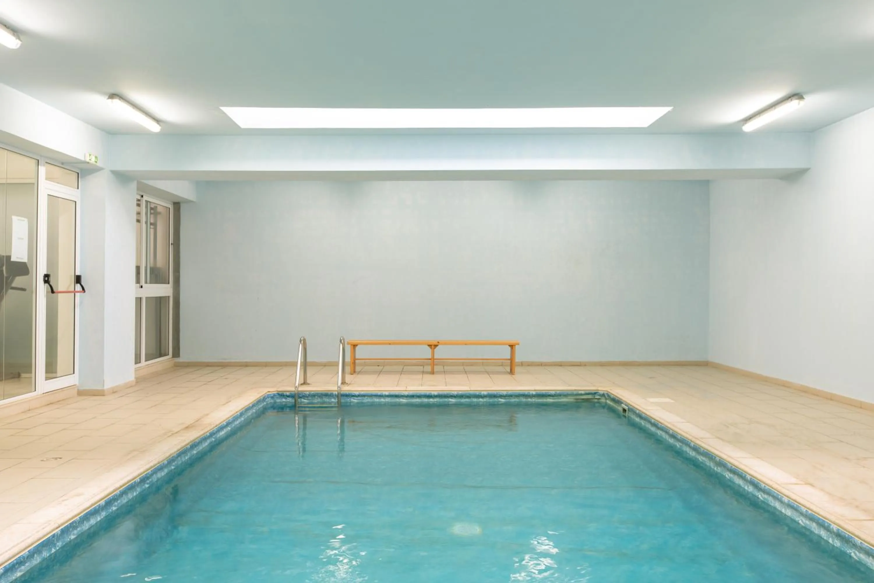 Swimming pool in Oceania Bay Village