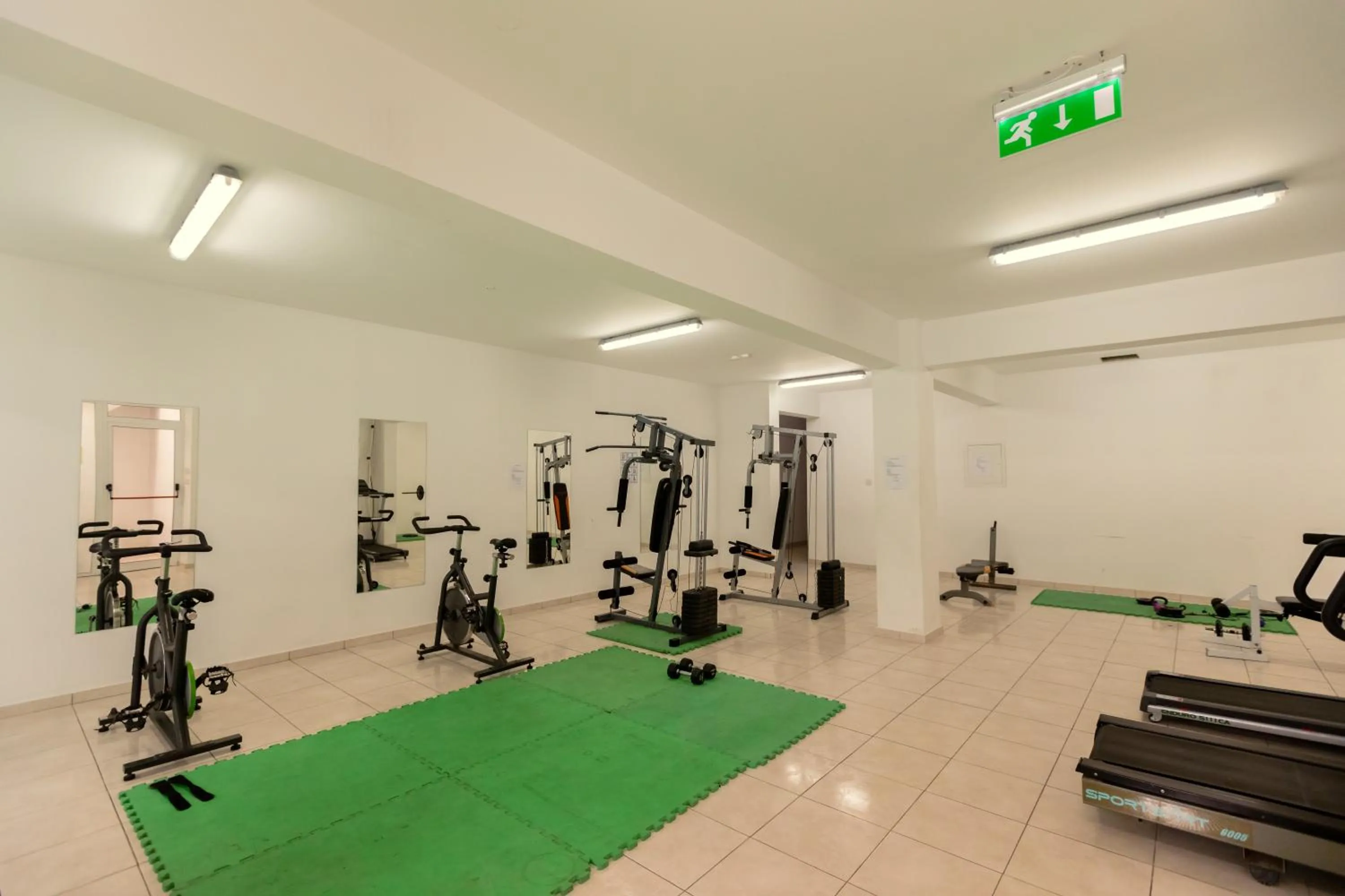 Fitness centre/facilities in Oceania Bay Village