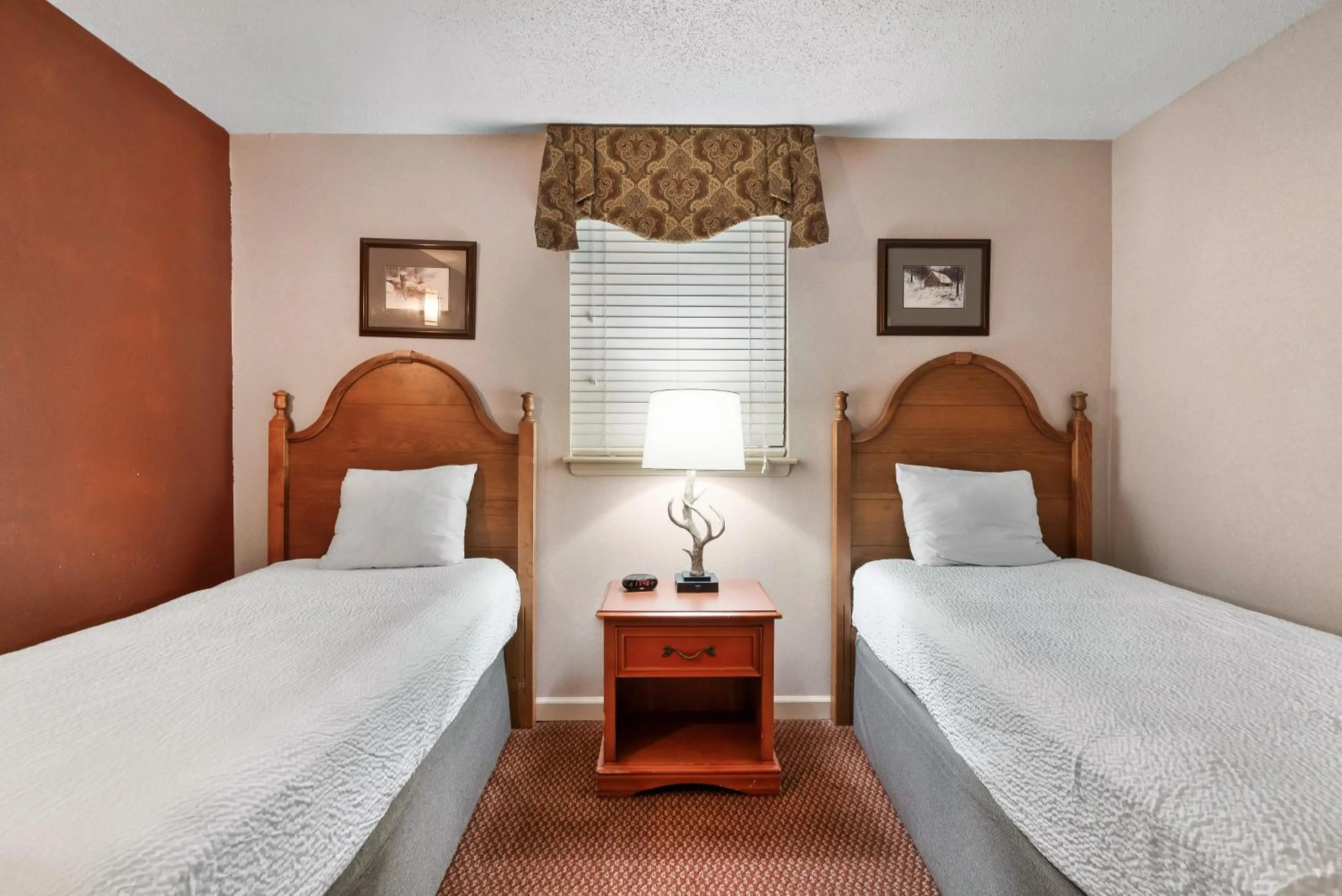 Bed in Gatlinburg Town Square