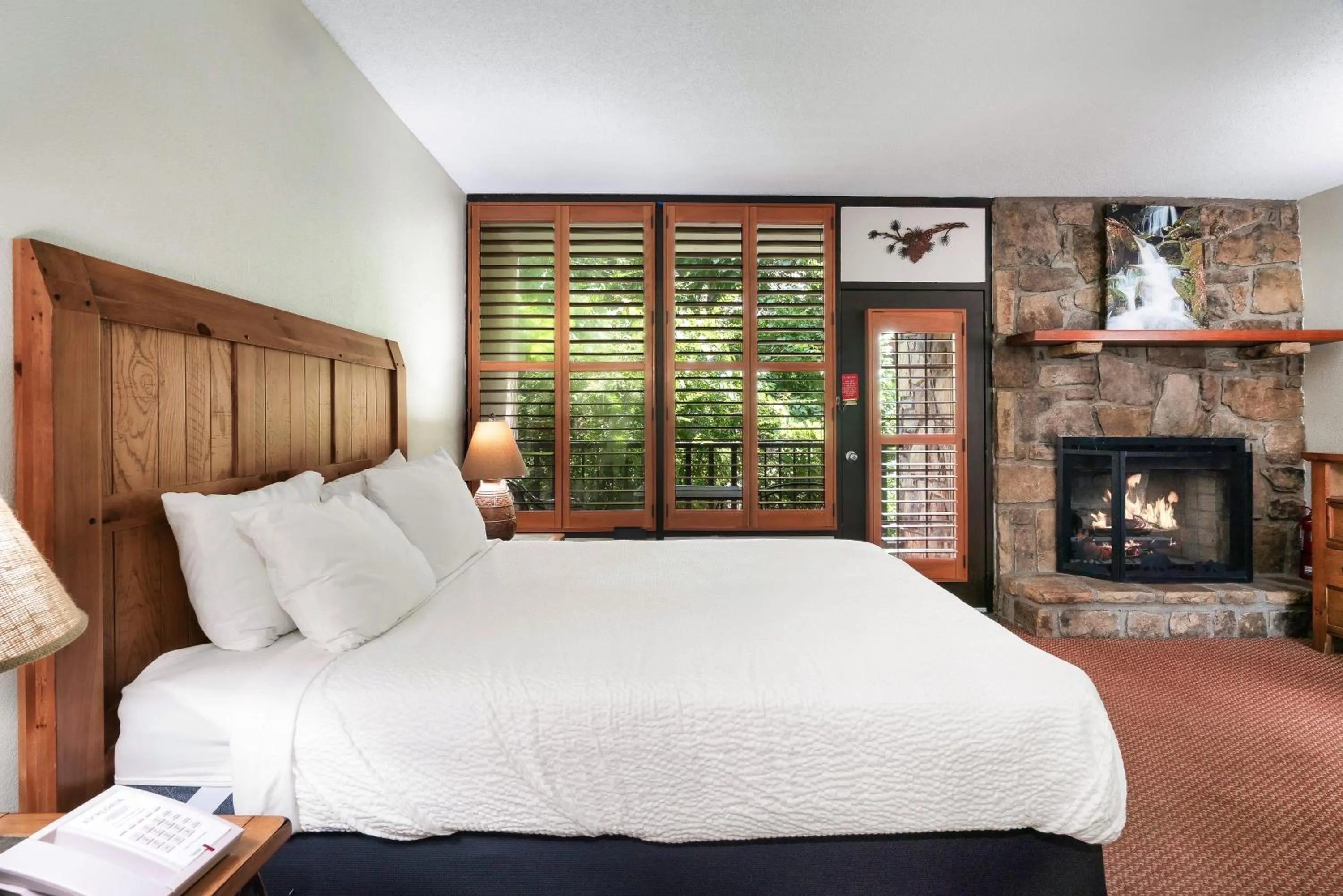 Bed in Gatlinburg Town Square