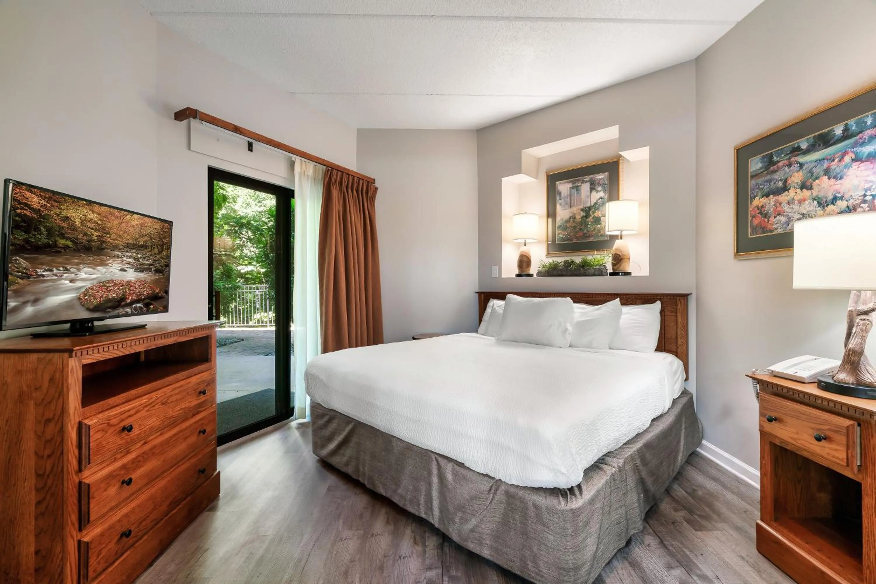 Bed in Gatlinburg Town Square