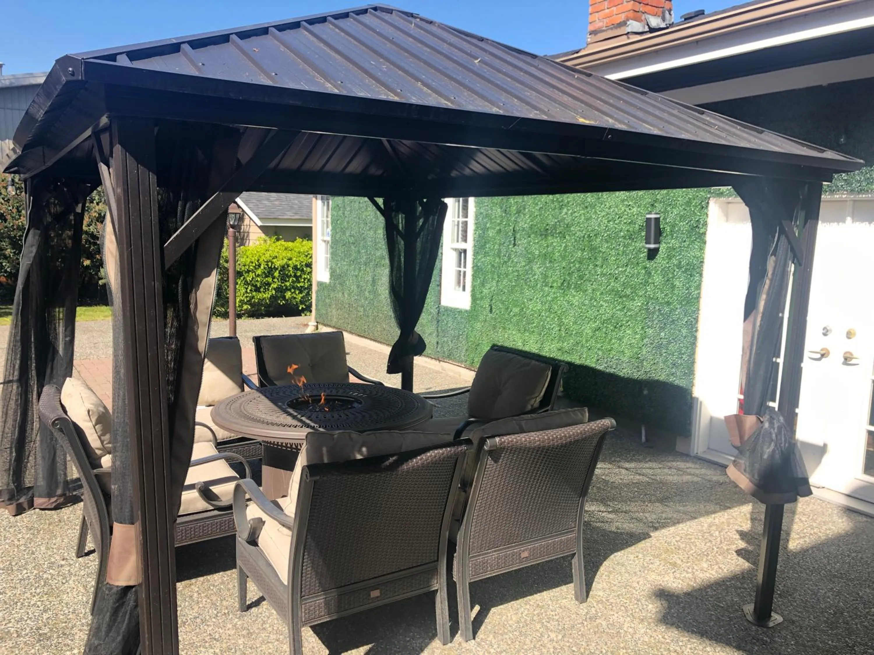 Property building in Royalty B&B