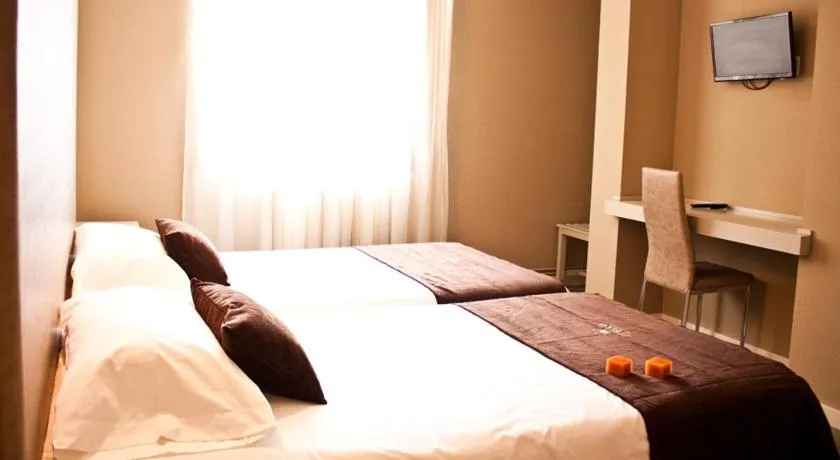 Photo of the whole room in Hotel Corona de Galicia