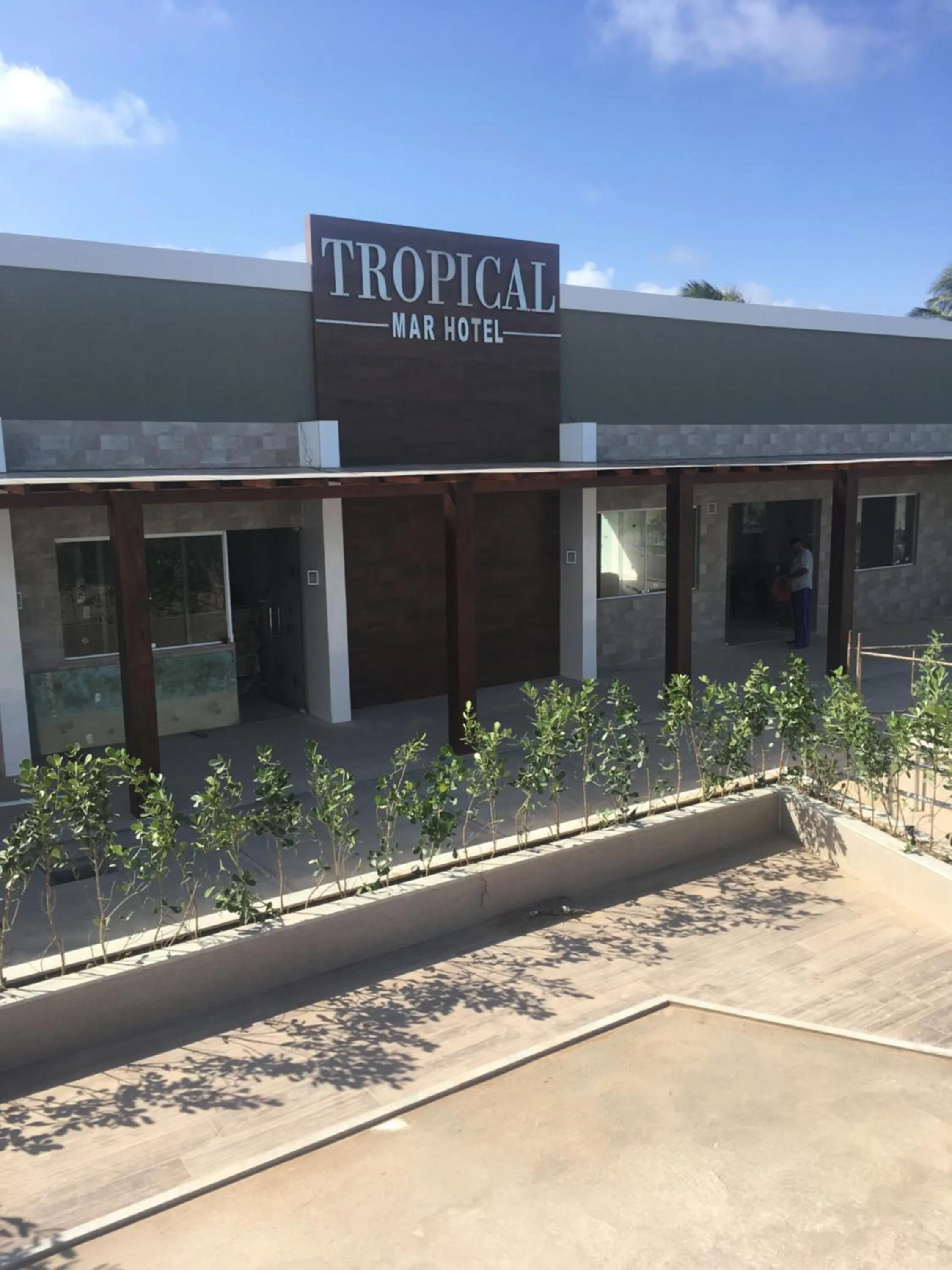 Tropical Mar Hotel