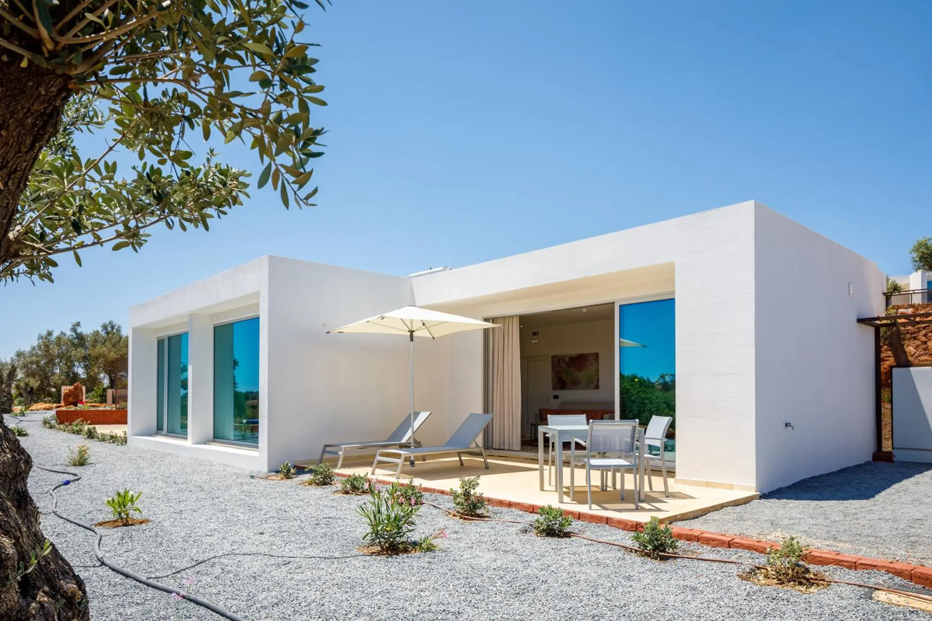 One-Bedroom Apartment with Vineyard View in Quinta dos Vales Wine Estate One-Bedroom Apartment with Vineyard View in Quinta dos Vales Wine Estate