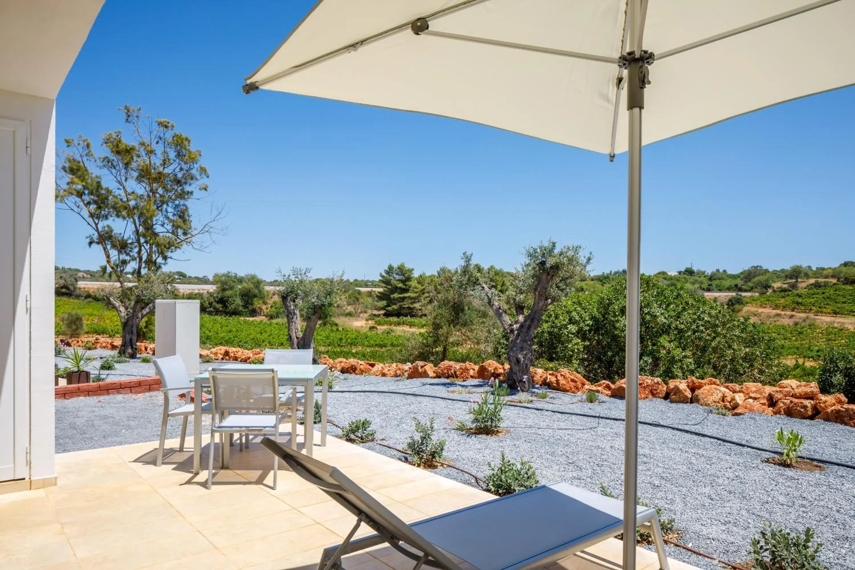 One-Bedroom Apartment with Vineyard View in Quinta dos Vales Wine Estate One-Bedroom Apartment with Vineyard View in Quinta dos Vales Wine Estate