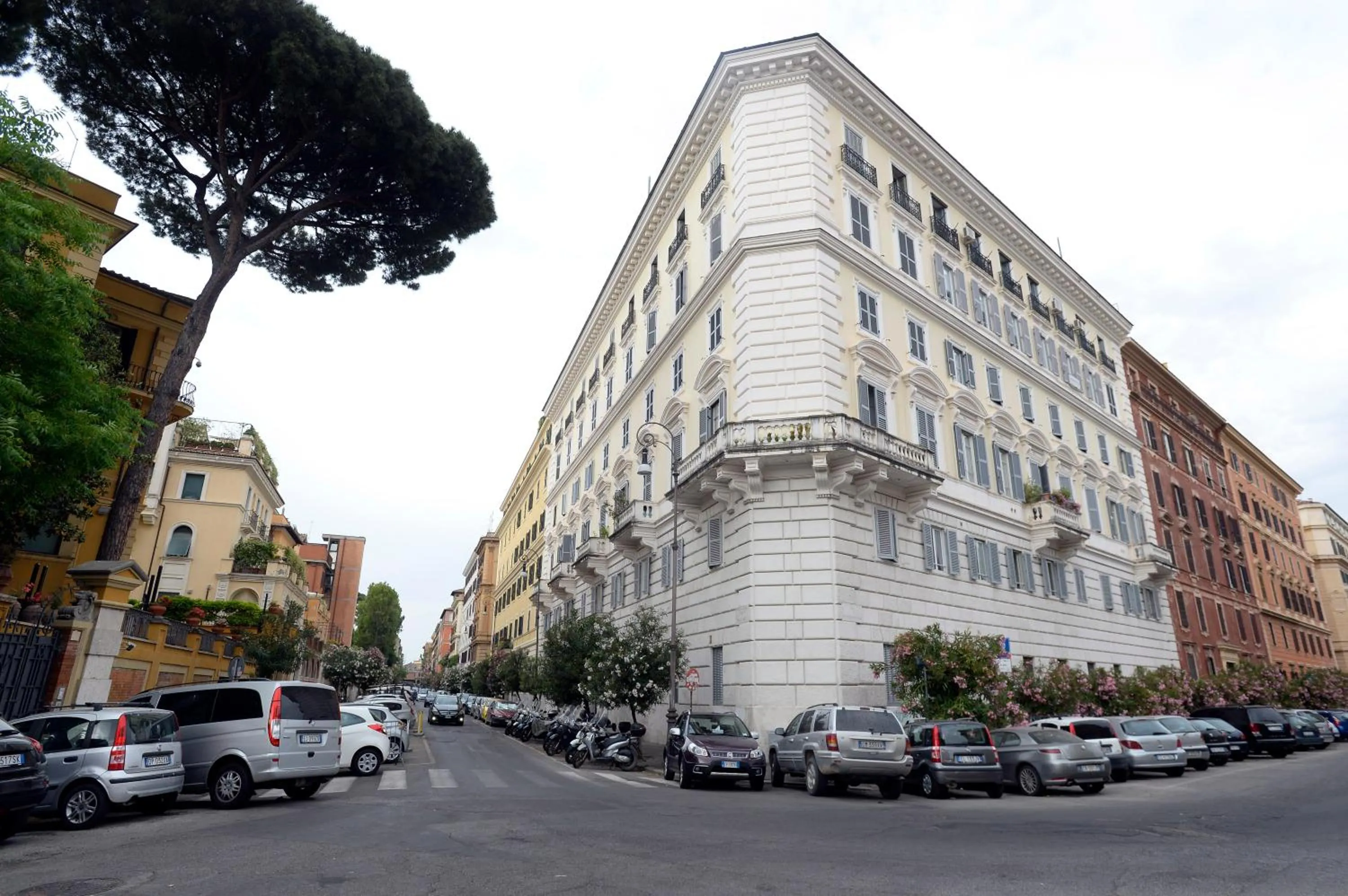 Property building in MECENATE DELUXE COLOSSEUM